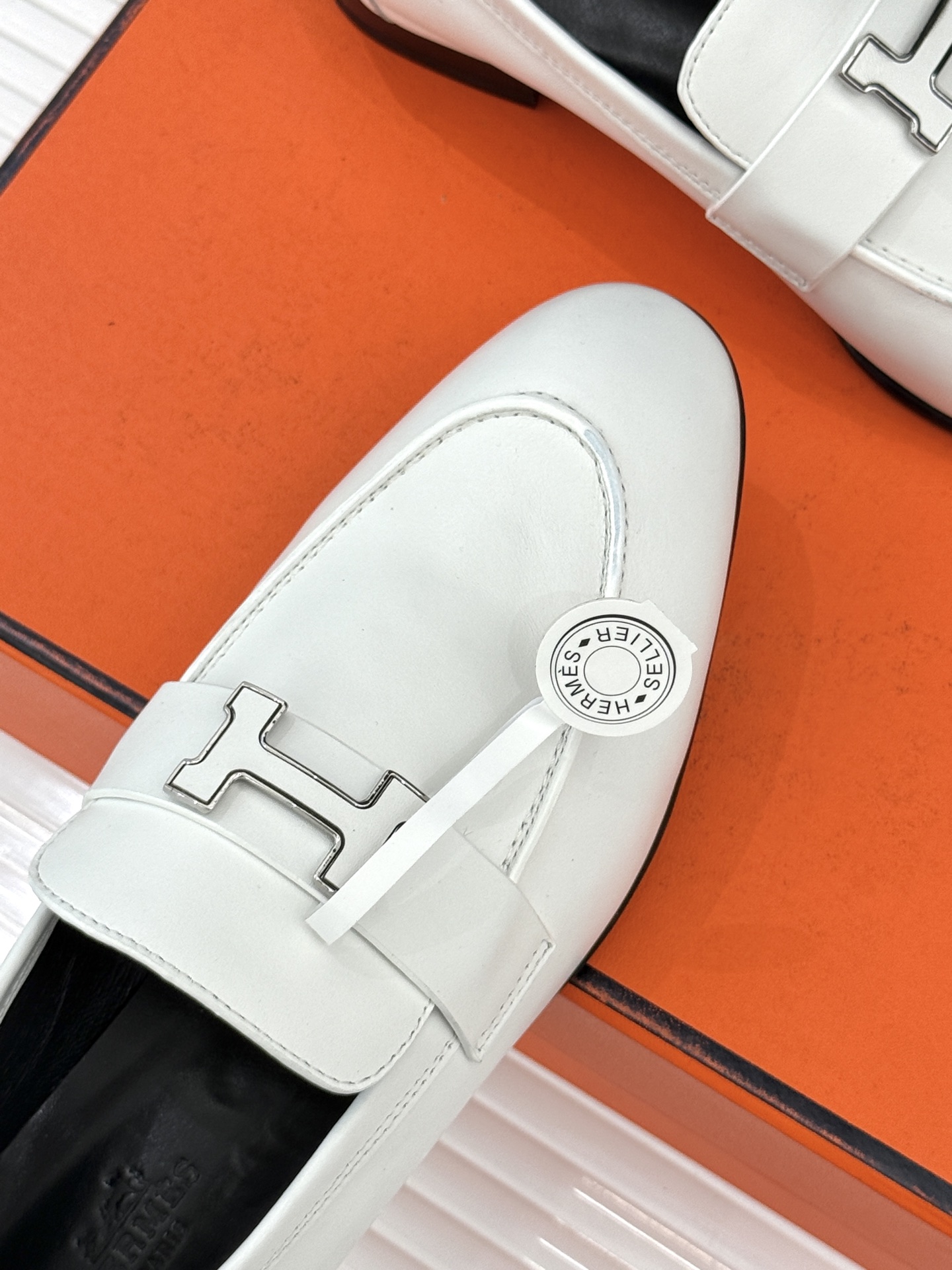 （配原版飞机盒）Hermès/爱马仕经典H扣乐福鞋 超级百搭款 鞋型很秀气 修脚型耐看又精致 气质女人的