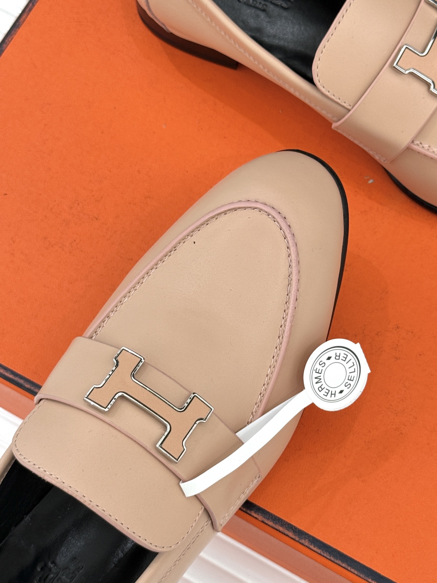 （配原版飞机盒）Hermès/爱马仕经典H扣乐福鞋 超级百搭款 鞋型很秀气 修脚型耐看又精致 气质女人的