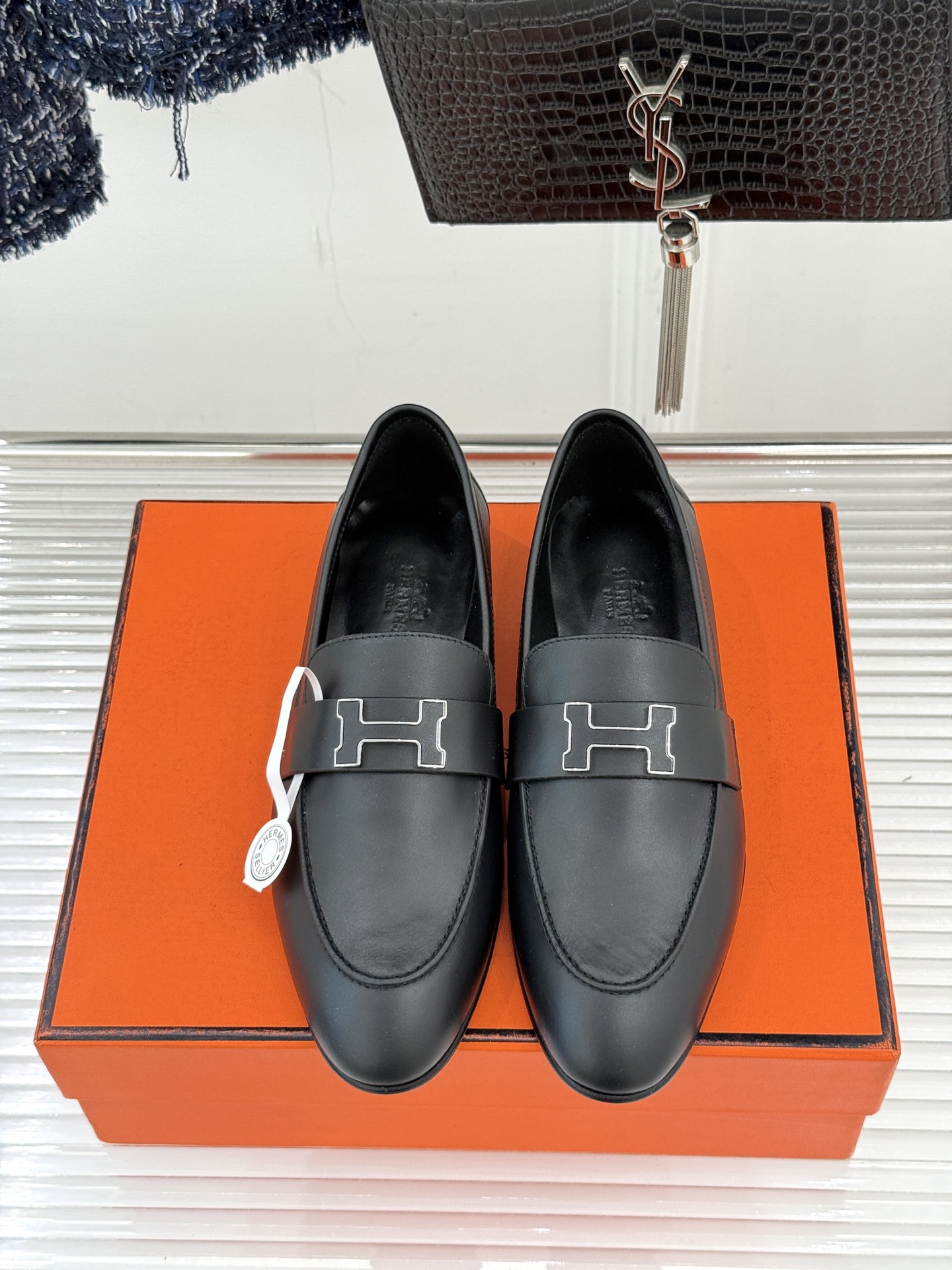 （配原版飞机盒）Hermès/爱马仕经典H扣乐福鞋 超级百搭款 鞋型很秀气 修脚型耐看又精致 气质女人的