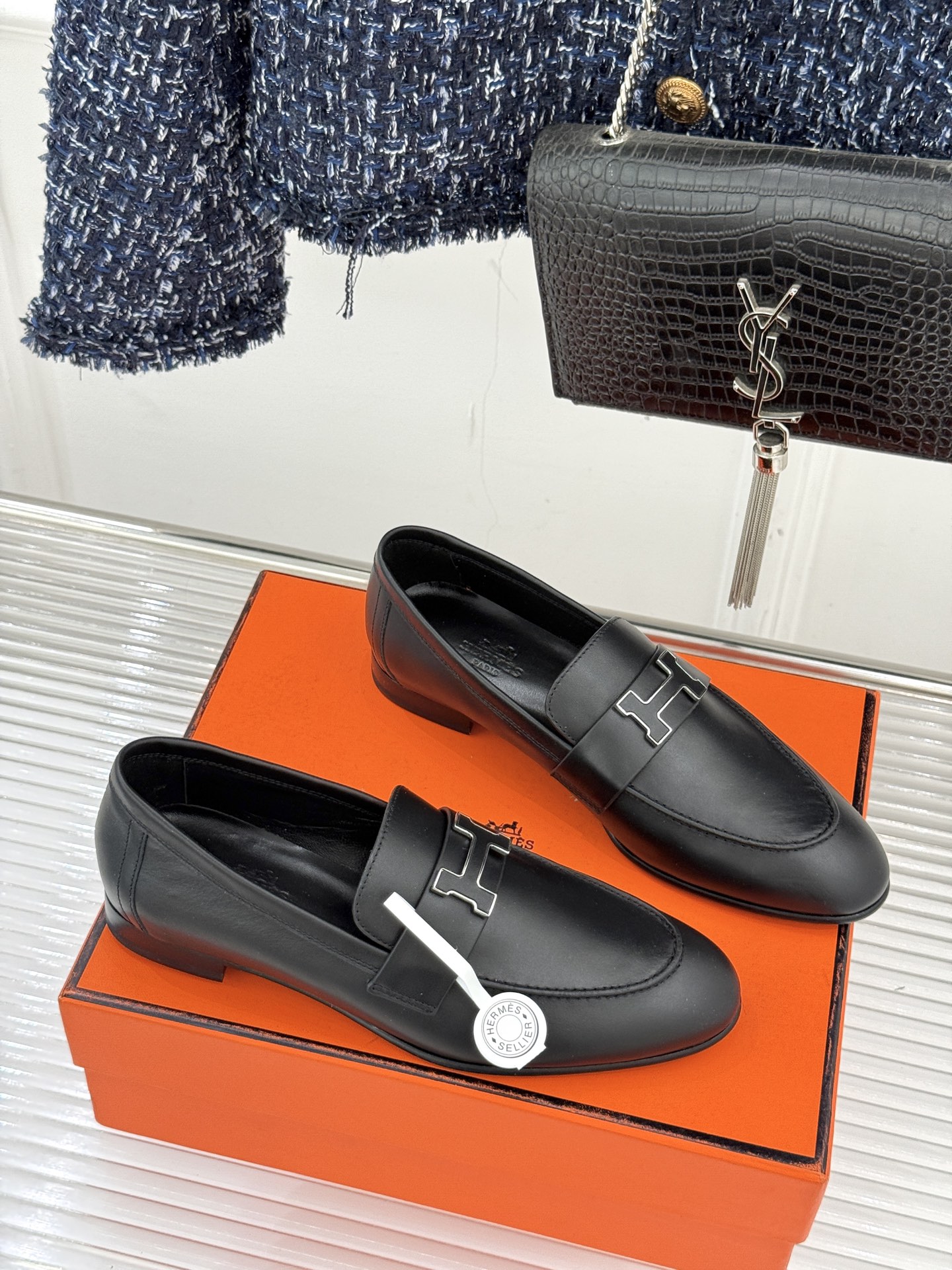 （配原版飞机盒）Hermès/爱马仕经典H扣乐福鞋 超级百搭款 鞋型很秀气 修脚型耐看又精致 气质女人的