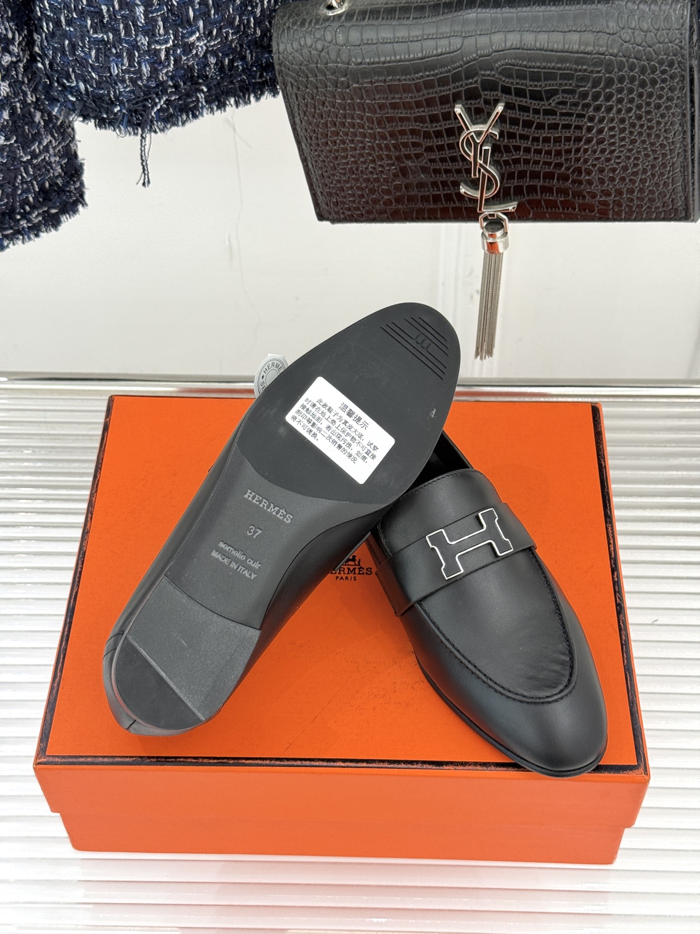 （配原版飞机盒）Hermès/爱马仕经典H扣乐福鞋 超级百搭款 鞋型很秀气 修脚型耐看又精致 气质女人的