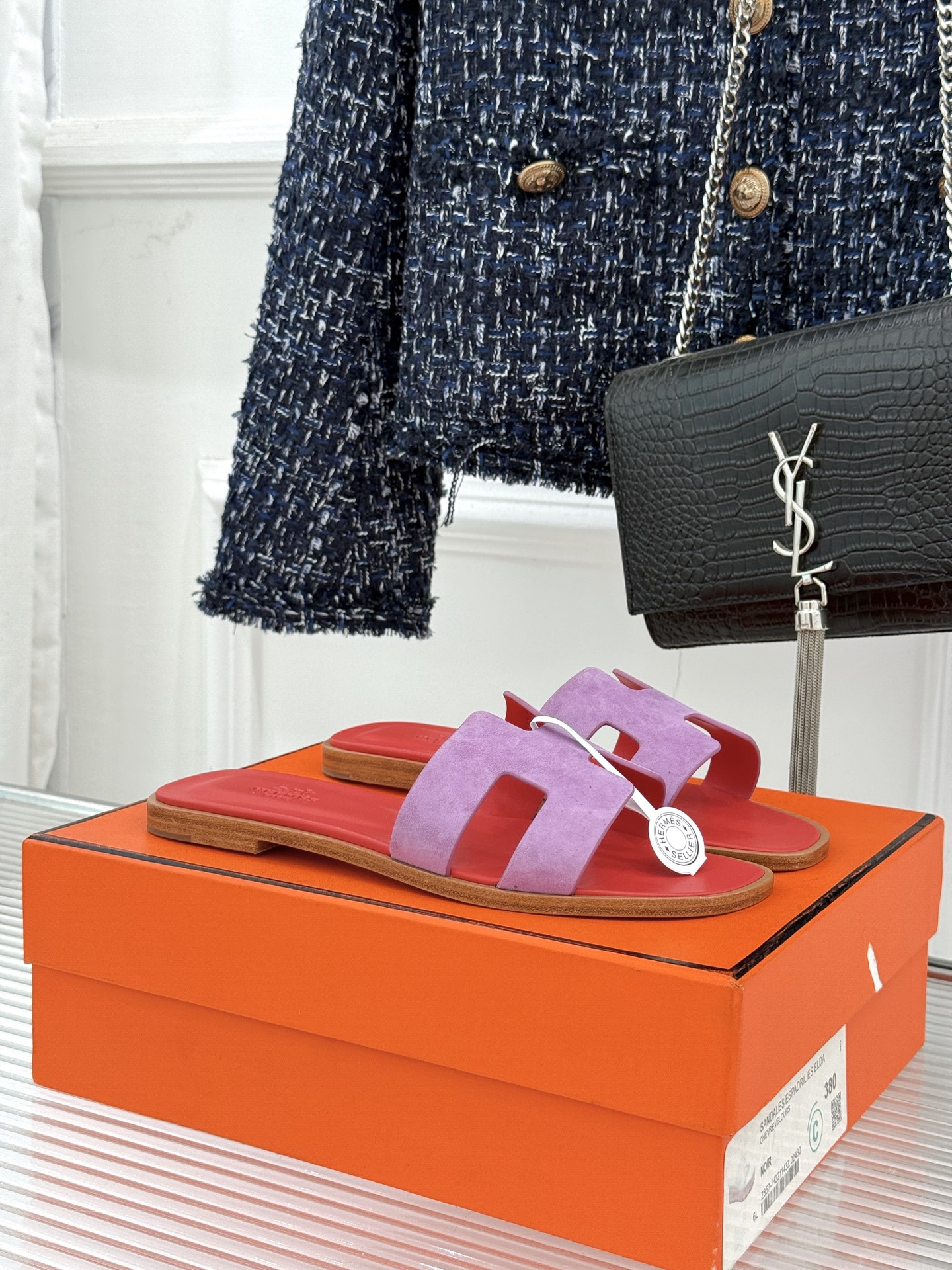 （配原版飞机盒）Hermès/爱马仕万年经典平底粗跟H拖将简约美学与极致工艺完美融合。粗跟设计 赋予你恰