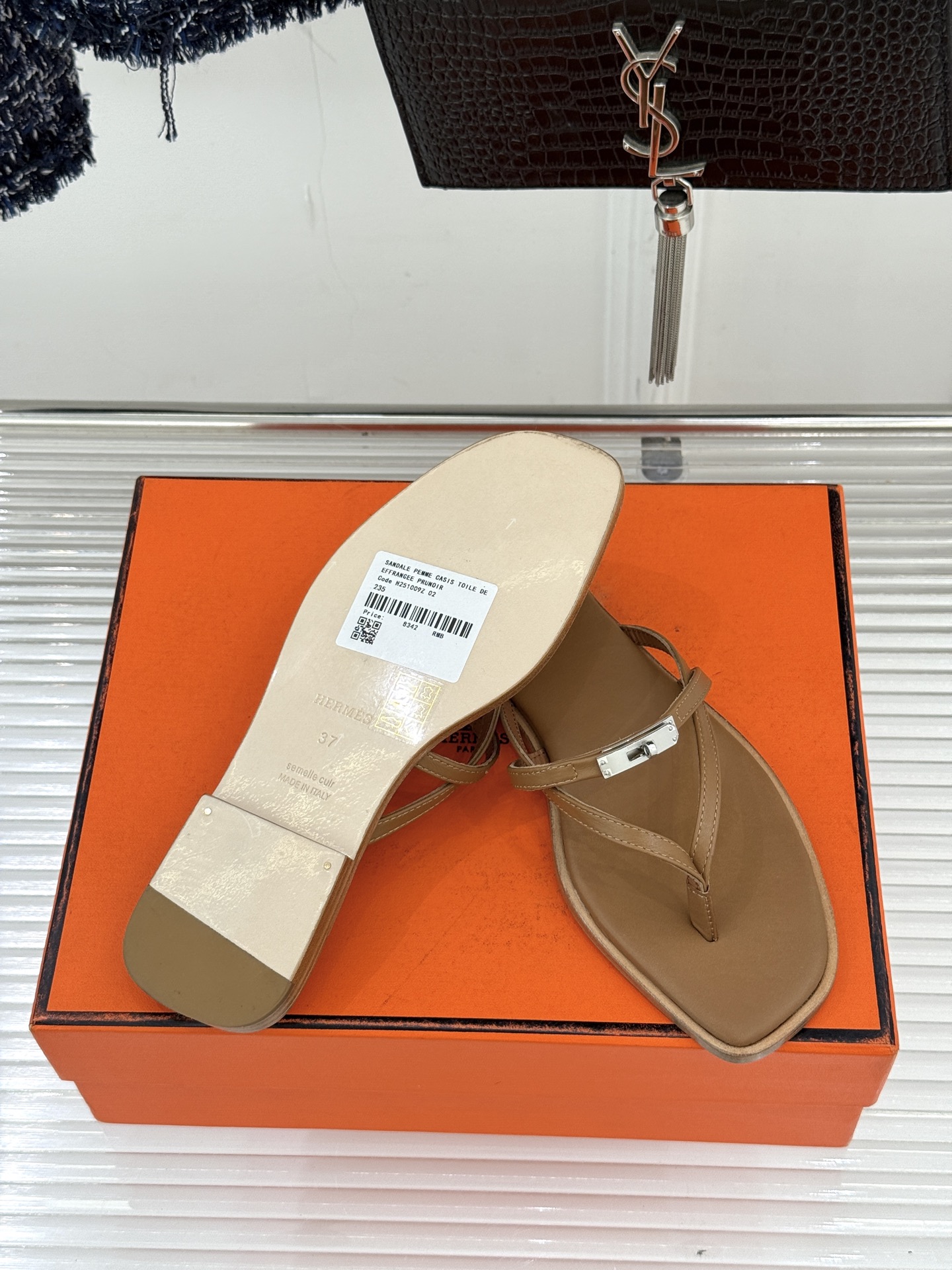 顶版Hermès/爱马仕25WF新品Kelly扣细带夹脚人字拖鞋当Kelly包的传奇基因邂逅夏日步履这款