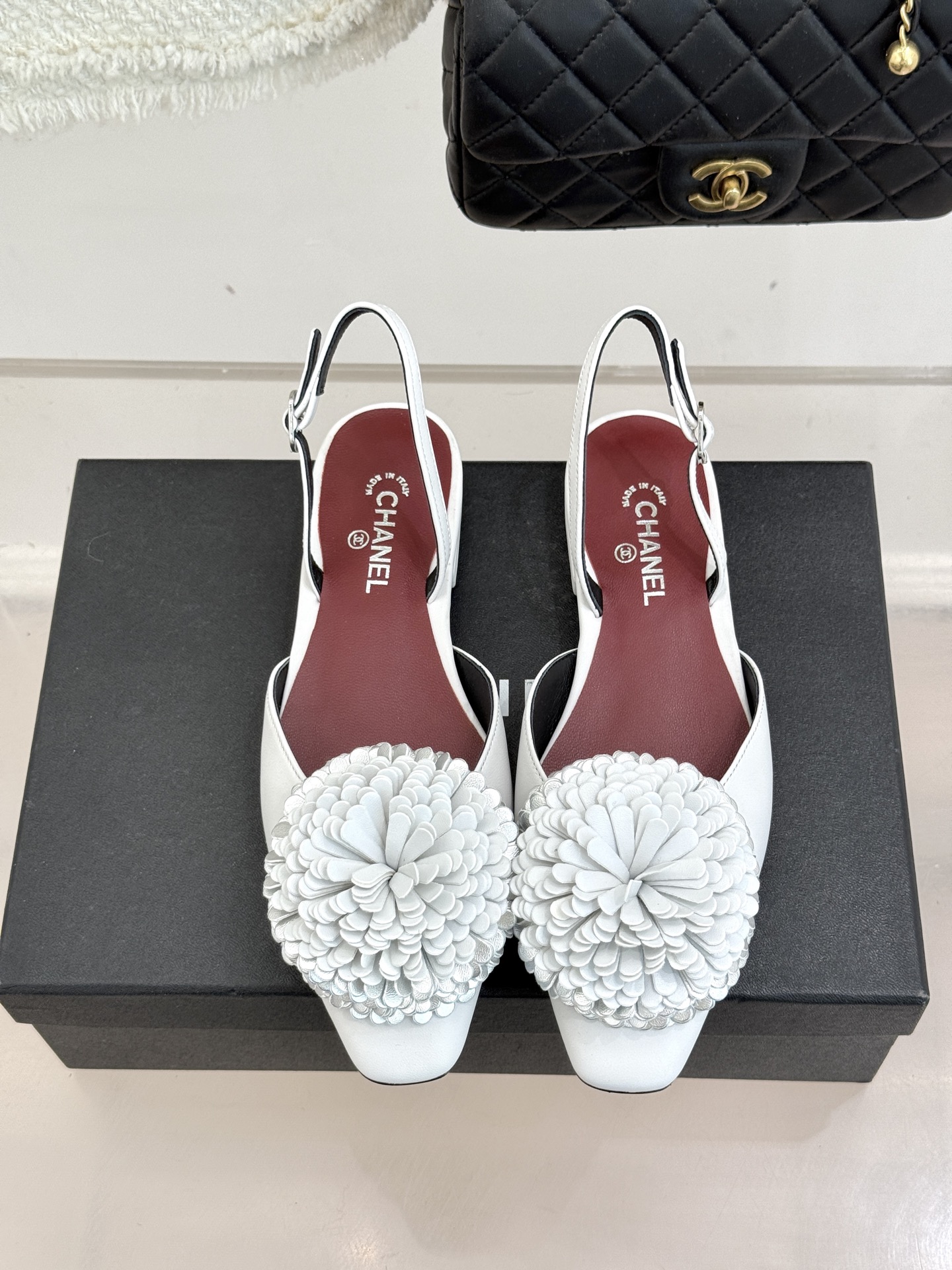 CHANE*｜小香26X圣诞限定系列金银双生花朵高跟鞋粗跟单鞋当圣诞的铃音撞碎冬日月光这个系列携金银双生