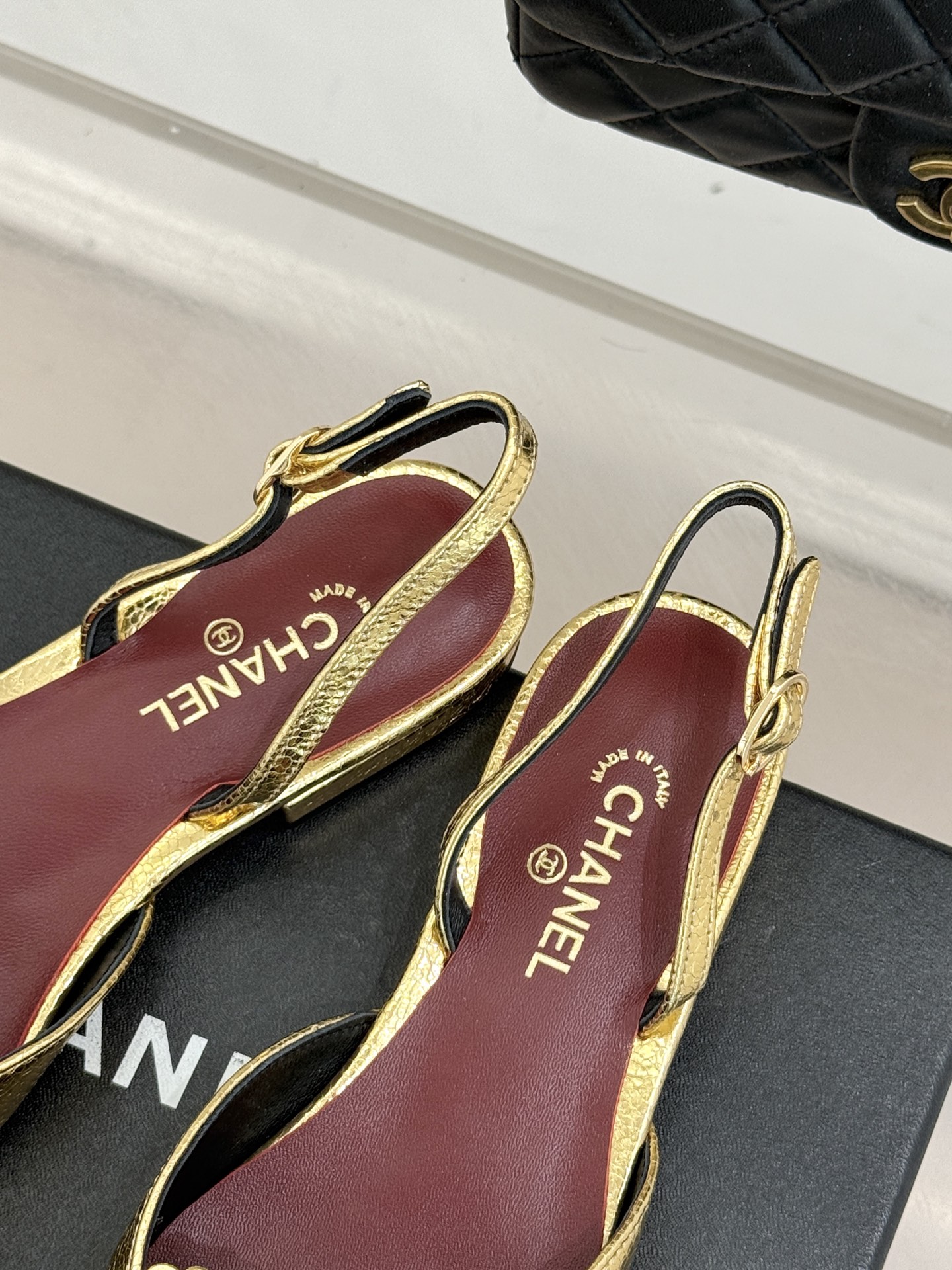 CHANE*｜小香26X圣诞限定系列金银双生花朵高跟鞋粗跟单鞋当圣诞的铃音撞碎冬日月光这个系列携金银双生