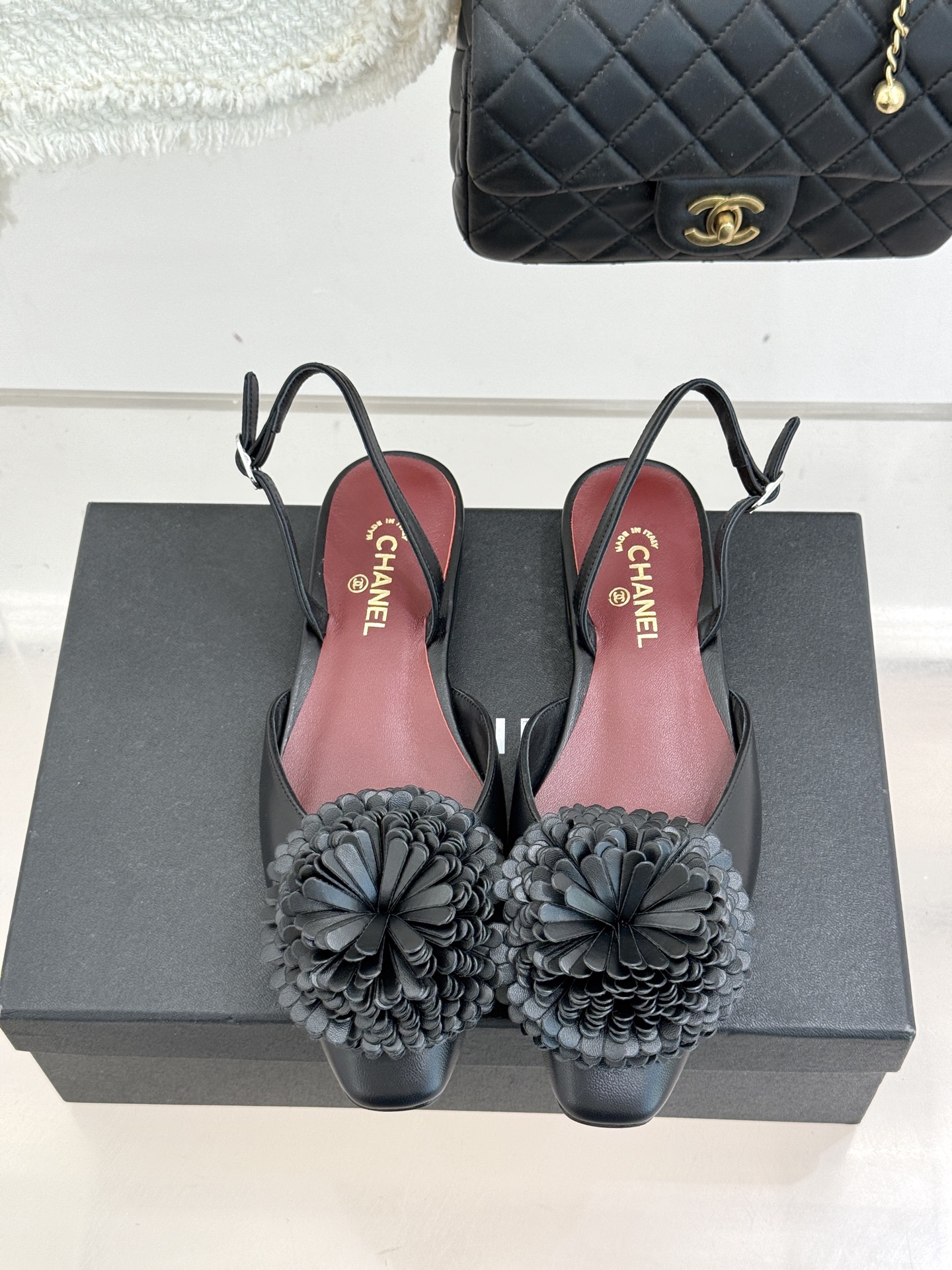 CHANE*｜小香26X圣诞限定系列金银双生花朵高跟鞋粗跟单鞋当圣诞的铃音撞碎冬日月光这个系列携金银双生