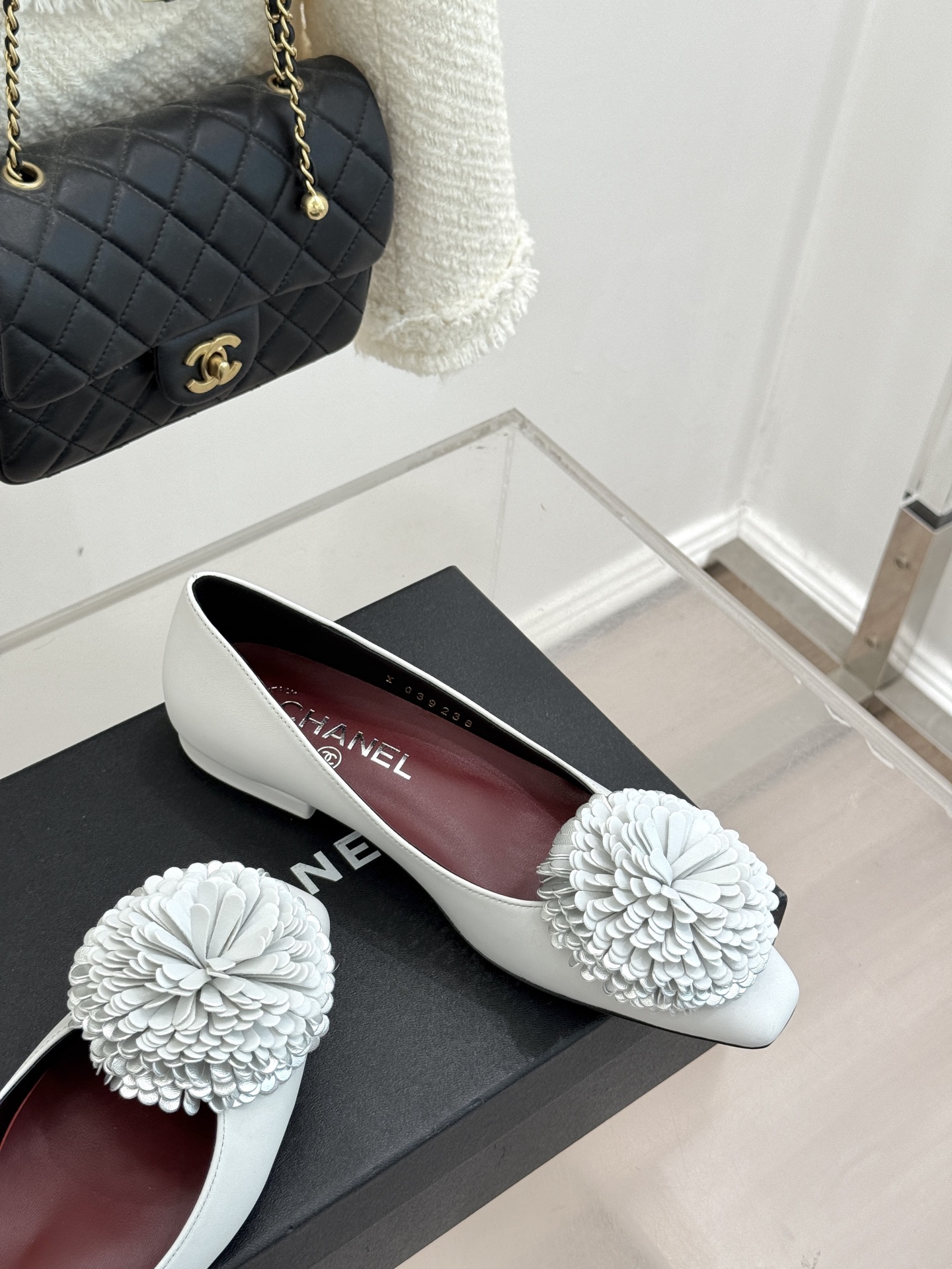 CHANE*｜小香26X圣诞限定系列金银双生花朵高跟鞋粗跟单鞋当圣诞的铃音撞碎冬日月光这个系列携金银双生