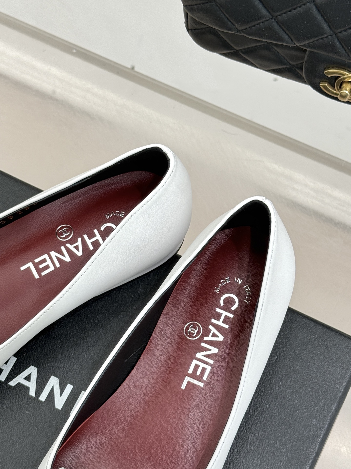 CHANE*｜小香26X圣诞限定系列金银双生花朵高跟鞋粗跟单鞋当圣诞的铃音撞碎冬日月光这个系列携金银双生