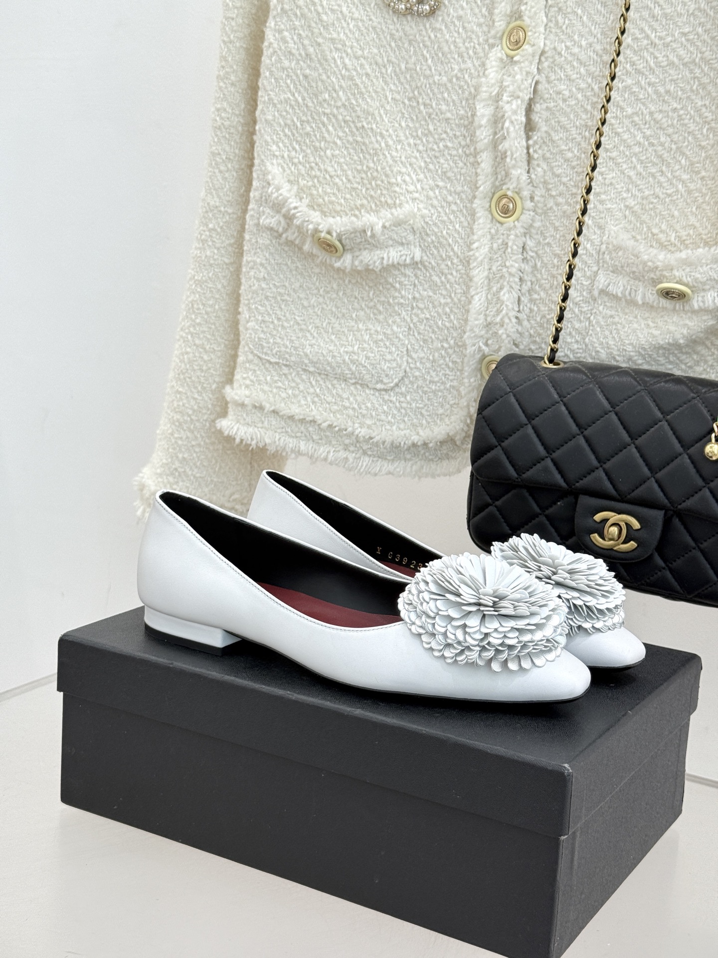 CHANE*｜小香26X圣诞限定系列金银双生花朵高跟鞋粗跟单鞋当圣诞的铃音撞碎冬日月光这个系列携金银双生