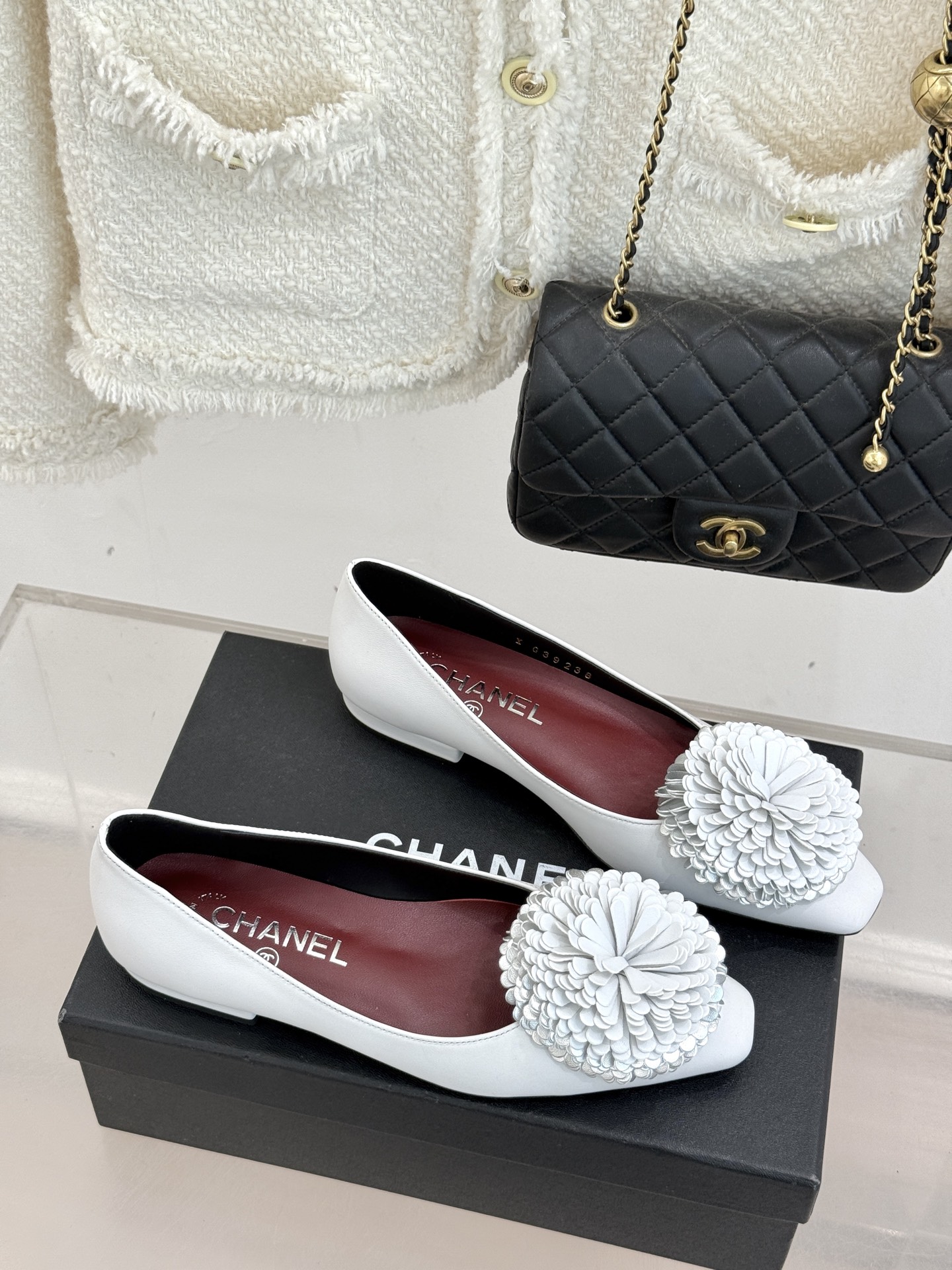 CHANE*｜小香26X圣诞限定系列金银双生花朵高跟鞋粗跟单鞋当圣诞的铃音撞碎冬日月光这个系列携金银双生