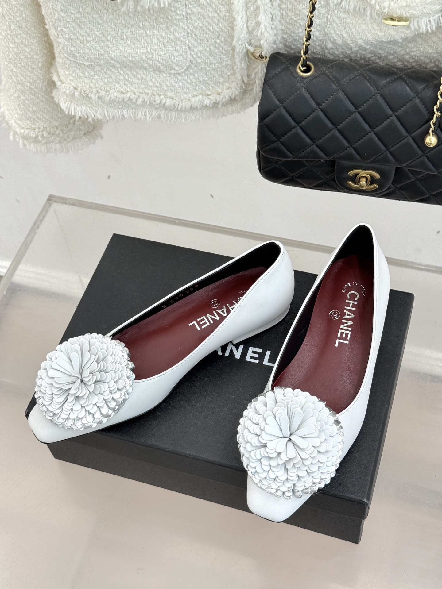 CHANE*｜小香26X圣诞限定系列金银双生花朵高跟鞋粗跟单鞋当圣诞的铃音撞碎冬日月光这个系列携金银双生