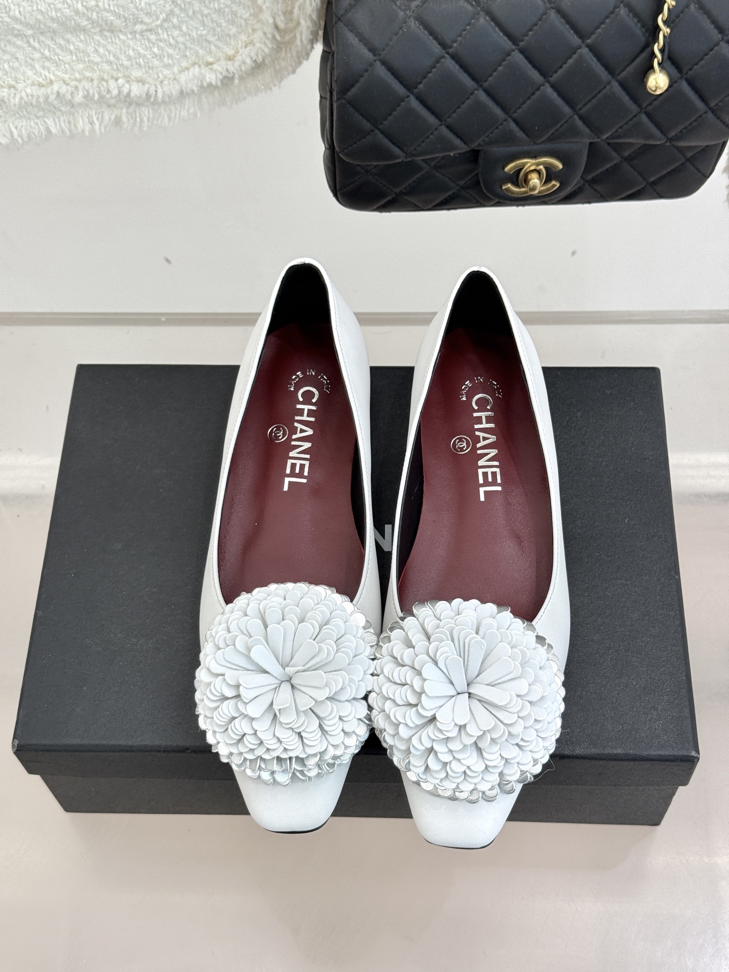 CHANE*｜小香26X圣诞限定系列金银双生花朵高跟鞋粗跟单鞋当圣诞的铃音撞碎冬日月光这个系列携金银双生