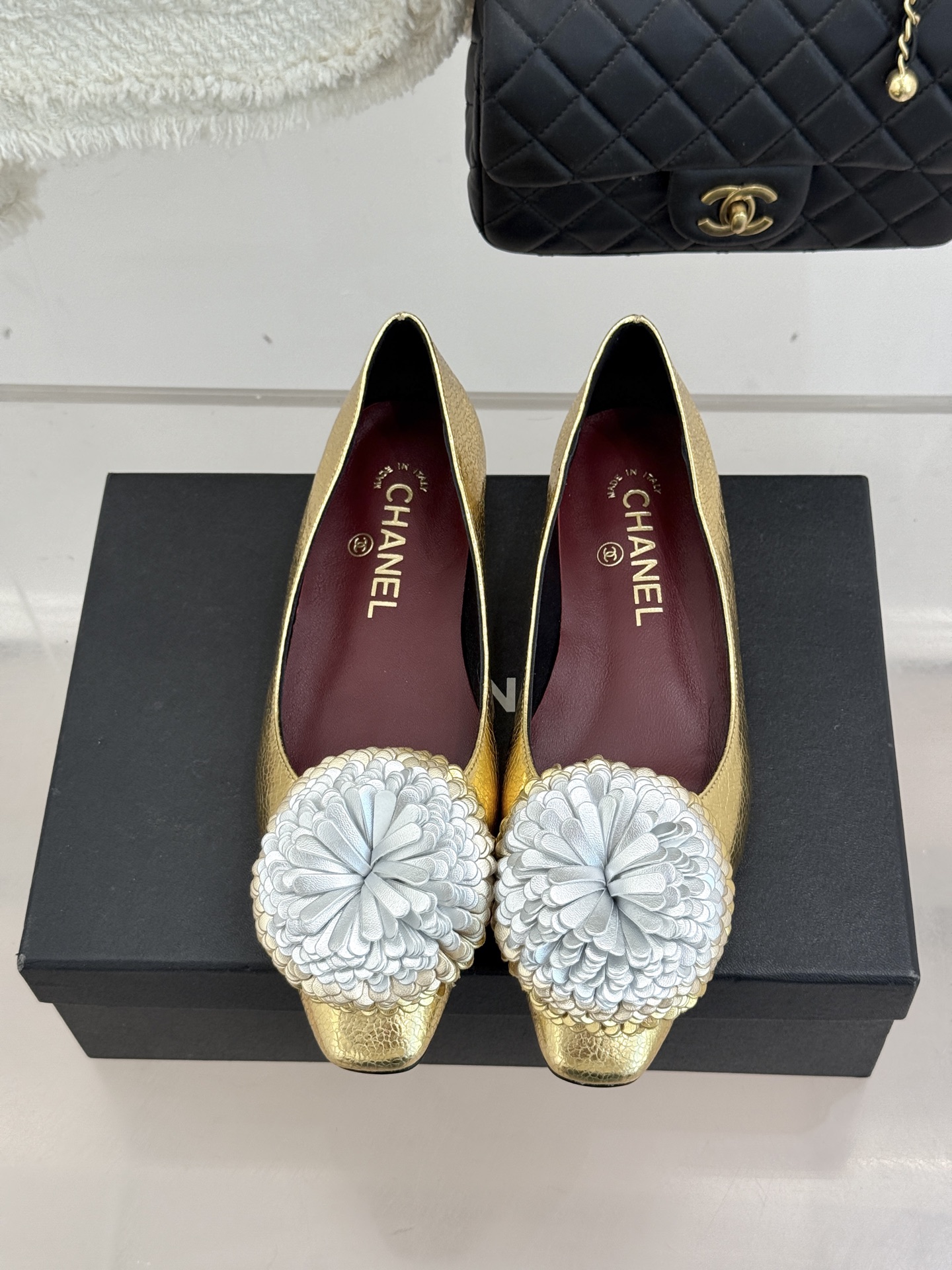 CHANE*｜小香26X圣诞限定系列金银双生花朵高跟鞋粗跟单鞋当圣诞的铃音撞碎冬日月光这个系列携金银双生