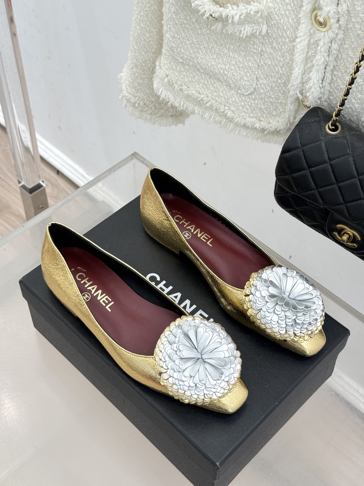 CHANE*｜小香26X圣诞限定系列金银双生花朵高跟鞋粗跟单鞋当圣诞的铃音撞碎冬日月光这个系列携金银双生