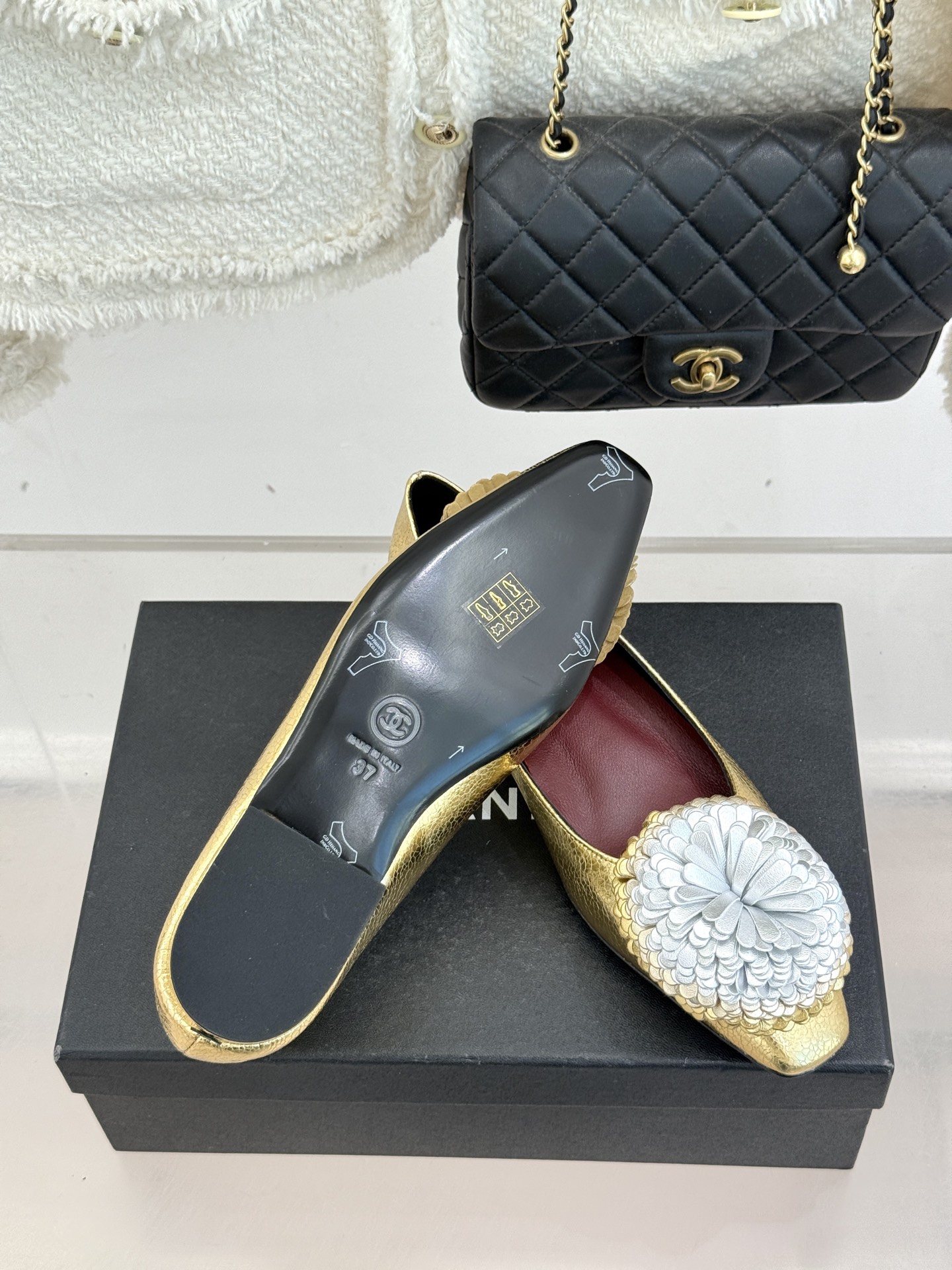 CHANE*｜小香26X圣诞限定系列金银双生花朵高跟鞋粗跟单鞋当圣诞的铃音撞碎冬日月光这个系列携金银双生