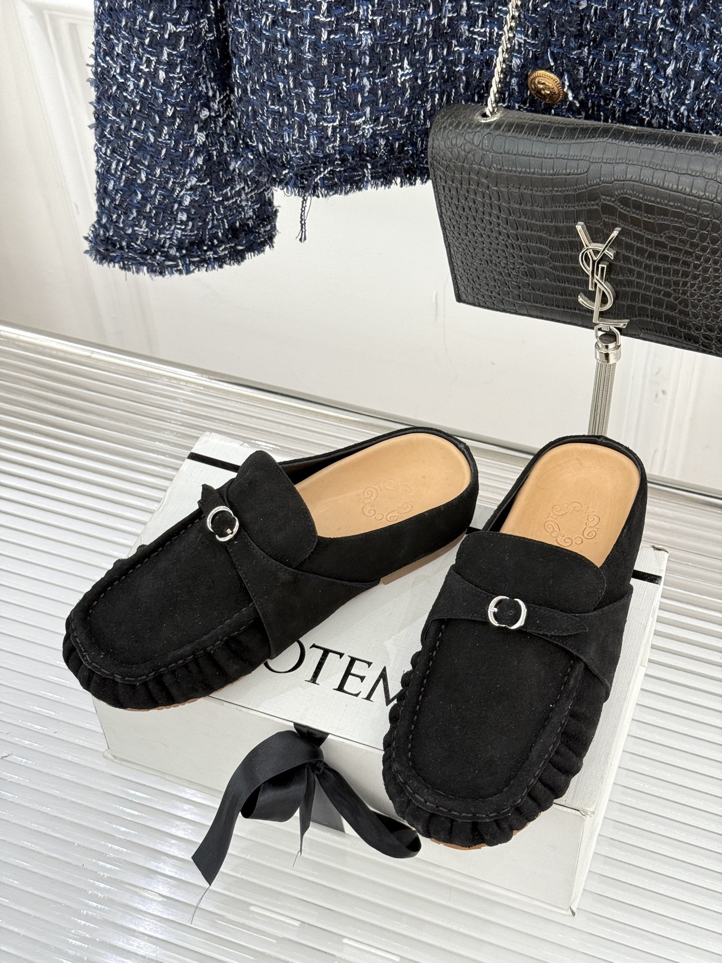 CotempWF新品极简复古包头半拖勃肯拖鞋当极简主义邂逅复古风骨不喧哗自有声 不张扬自高级。它是刻进时