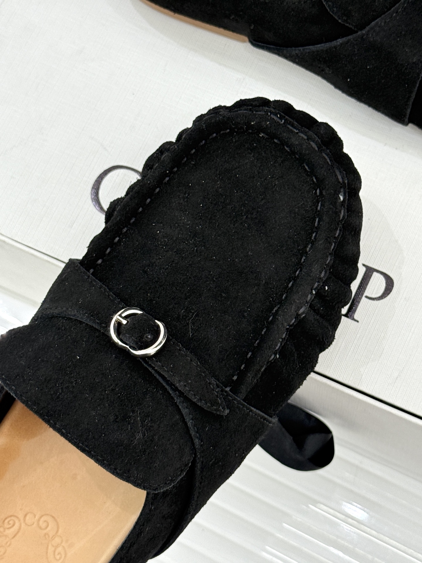 CotempWF新品极简复古包头半拖勃肯拖鞋当极简主义邂逅复古风骨不喧哗自有声 不张扬自高级。它是刻进时