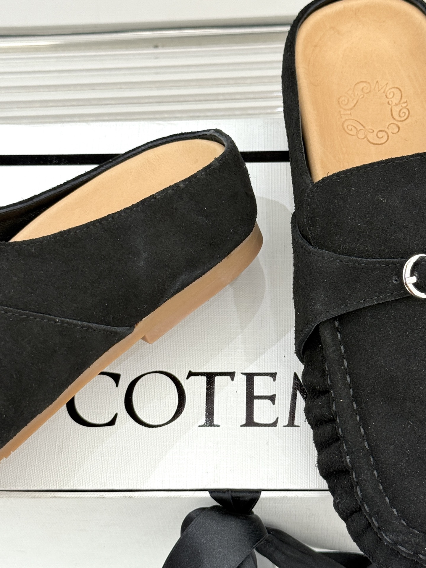 CotempWF新品极简复古包头半拖勃肯拖鞋当极简主义邂逅复古风骨不喧哗自有声 不张扬自高级。它是刻进时