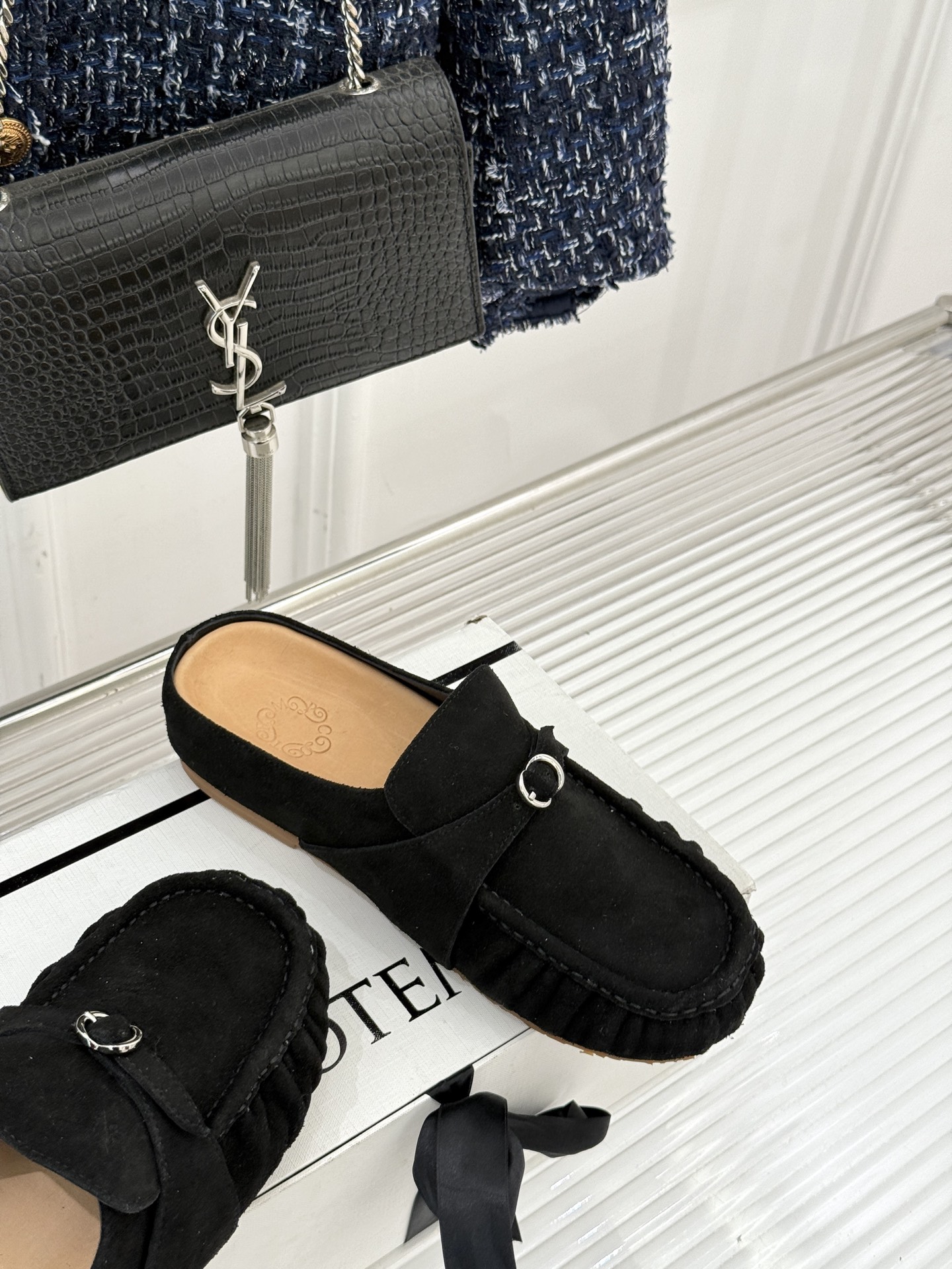 CotempWF新品极简复古包头半拖勃肯拖鞋当极简主义邂逅复古风骨不喧哗自有声 不张扬自高级。它是刻进时