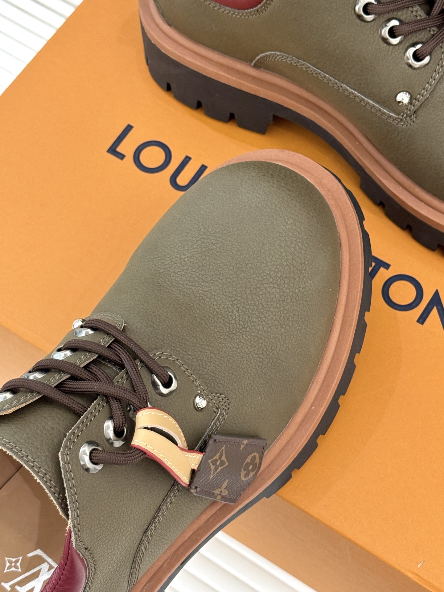 L*V驴家26WF新品情侣款德比鞋皮鞋一款足以颠覆你对传统皮鞋认知的匠心之作为追求卓越品味的开辟出一片全