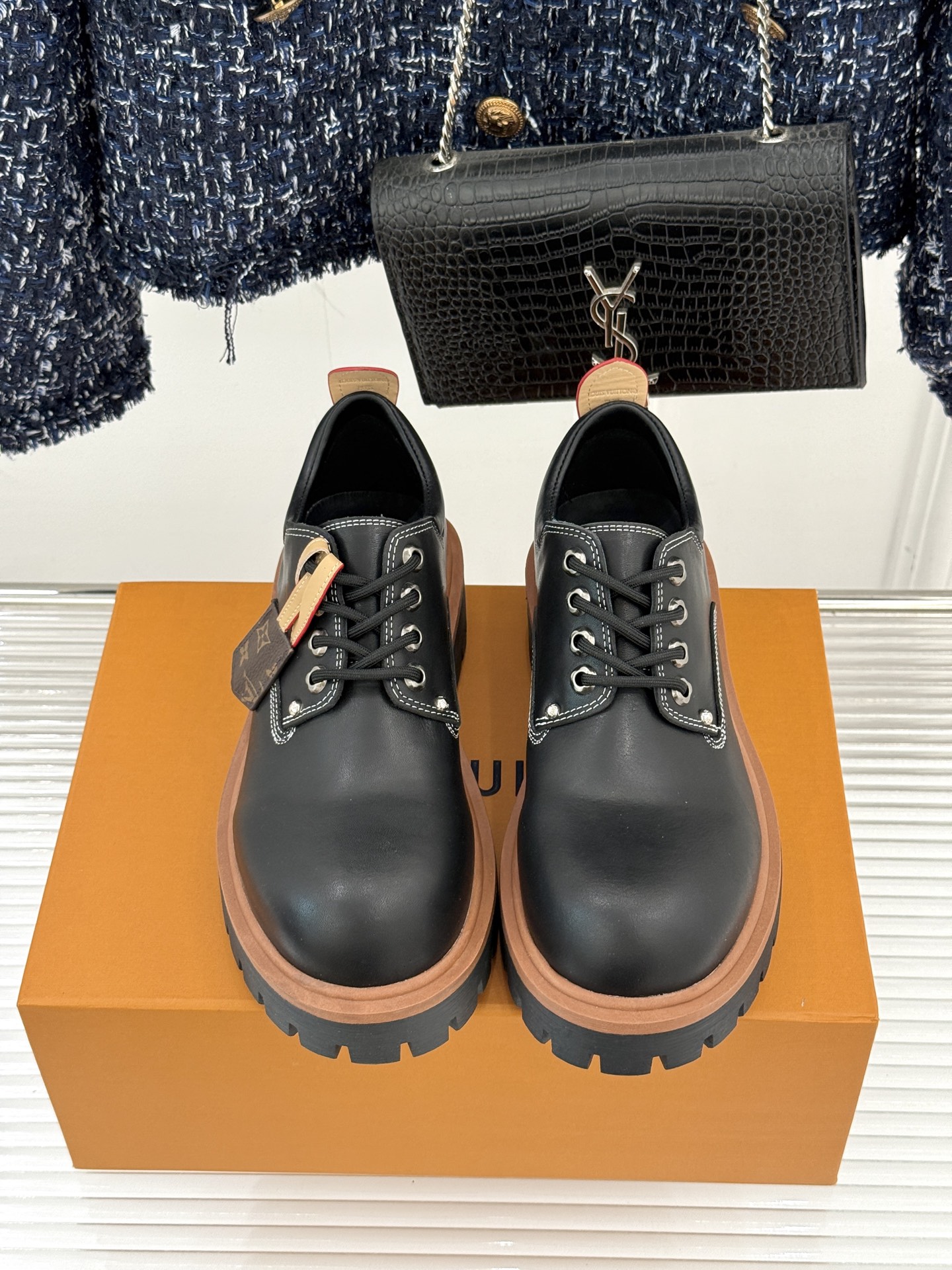 L*V驴家26WF新品情侣款德比鞋皮鞋一款足以颠覆你对传统皮鞋认知的匠心之作为追求卓越品味的开辟出一片全