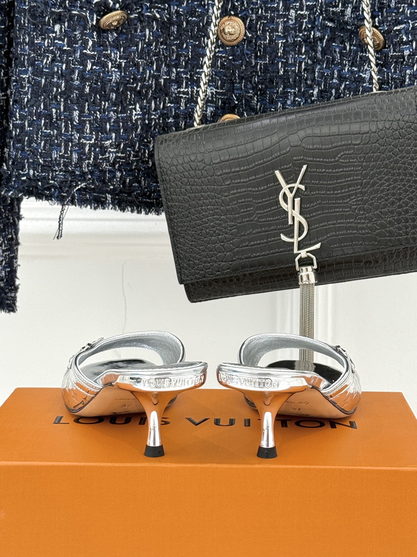 L*V驴家经典压花猫跟拖鞋🆕小红书超级爆款经典经典压花设计 清新俏皮 穿搭率极高 百搭又吸睛大方又百搭 