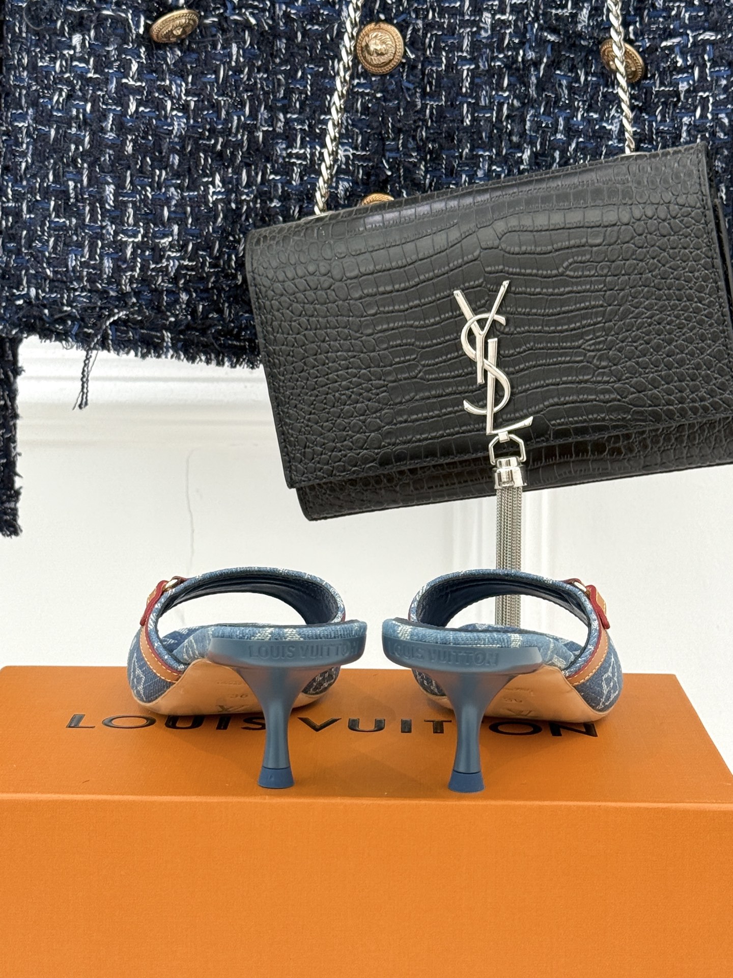 L*V驴家经典老花猫跟拖鞋🆕小红书超级爆款经典经典老花设计 清新俏皮 穿搭率极高 百搭又吸睛大方又百搭 