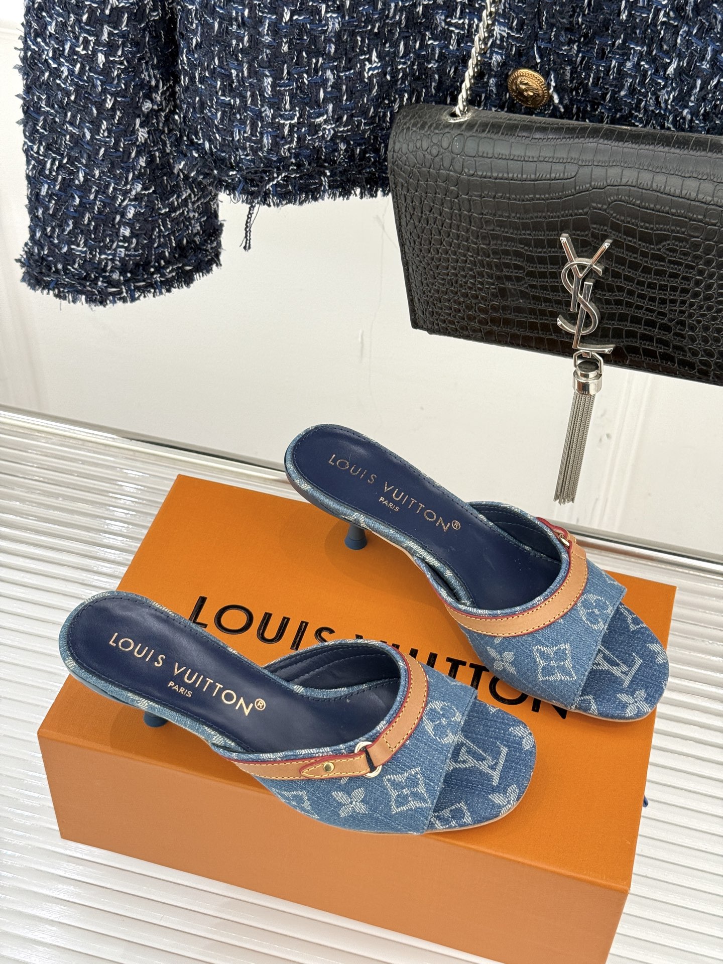 L*V驴家经典老花猫跟拖鞋🆕小红书超级爆款经典经典老花设计 清新俏皮 穿搭率极高 百搭又吸睛大方又百搭 