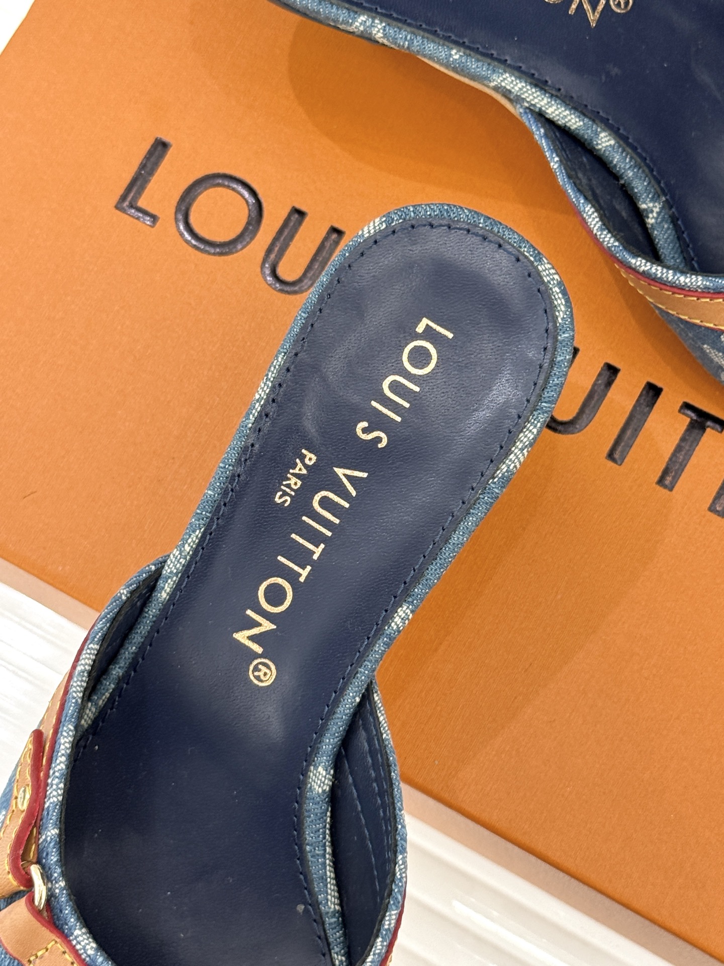 L*V驴家经典老花猫跟拖鞋🆕小红书超级爆款经典经典老花设计 清新俏皮 穿搭率极高 百搭又吸睛大方又百搭 