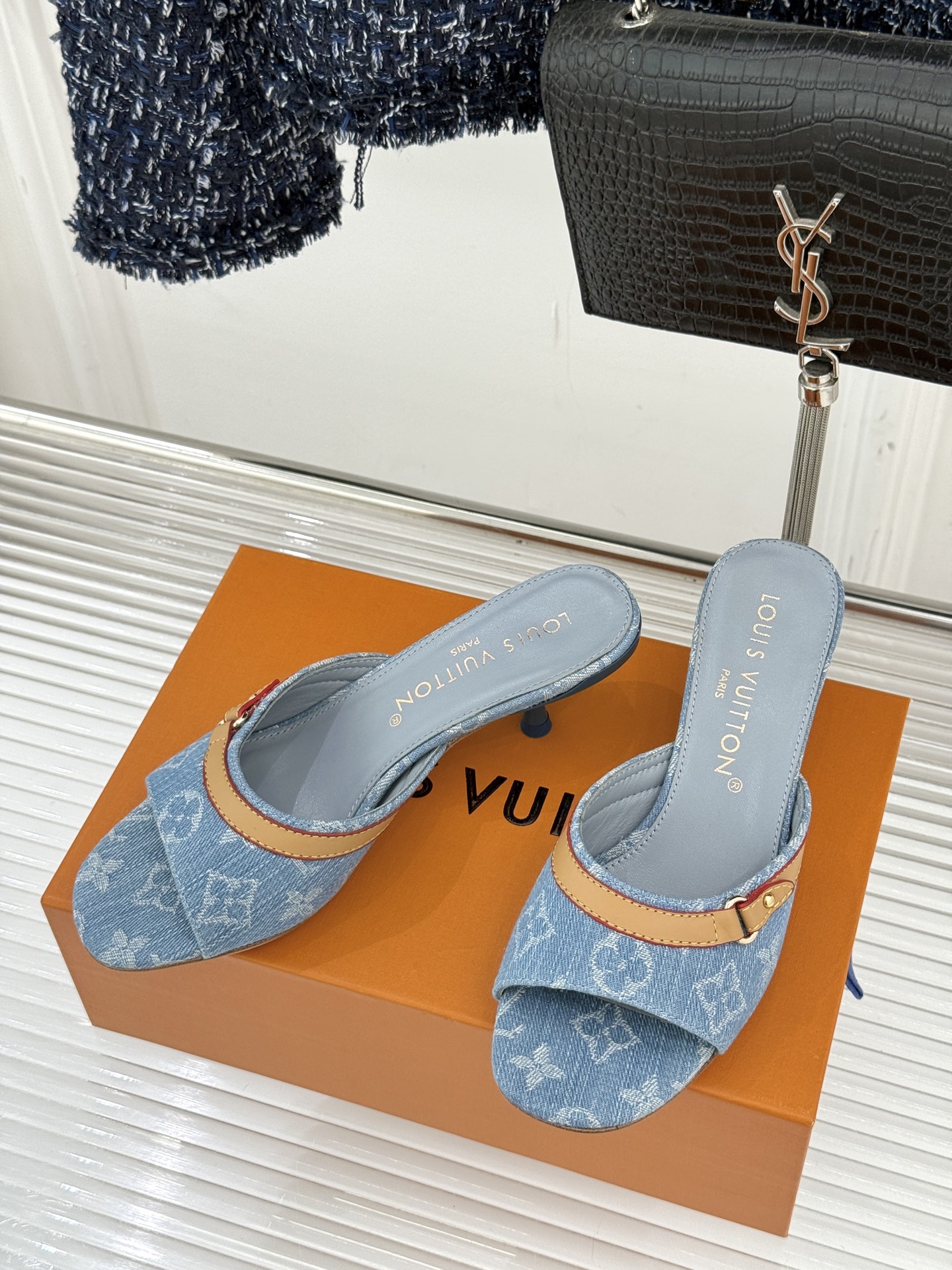 L*V驴家经典老花猫跟拖鞋🆕小红书超级爆款经典经典老花设计 清新俏皮 穿搭率极高 百搭又吸睛大方又百搭 