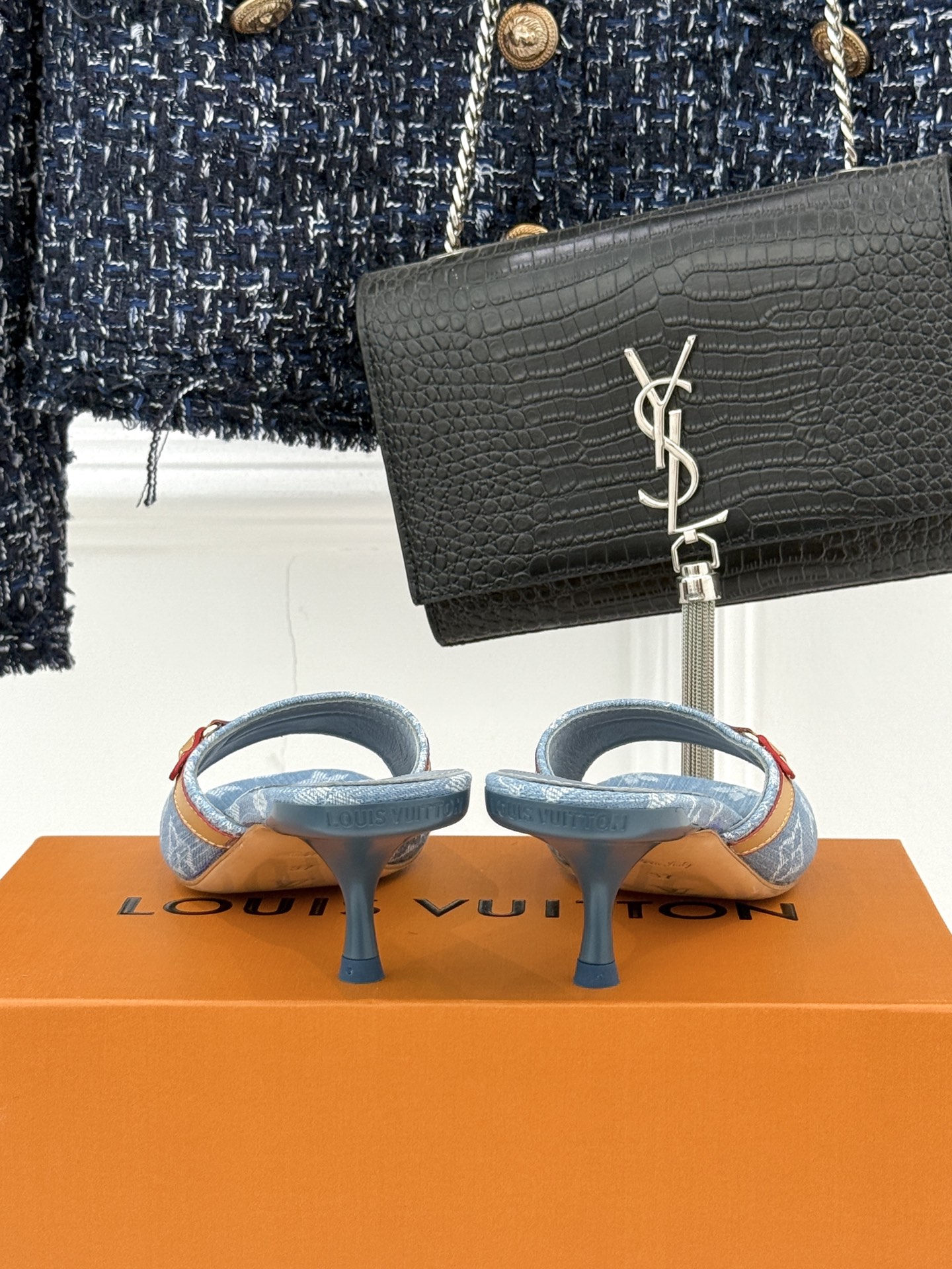 L*V驴家经典老花猫跟拖鞋🆕小红书超级爆款经典经典老花设计 清新俏皮 穿搭率极高 百搭又吸睛大方又百搭 