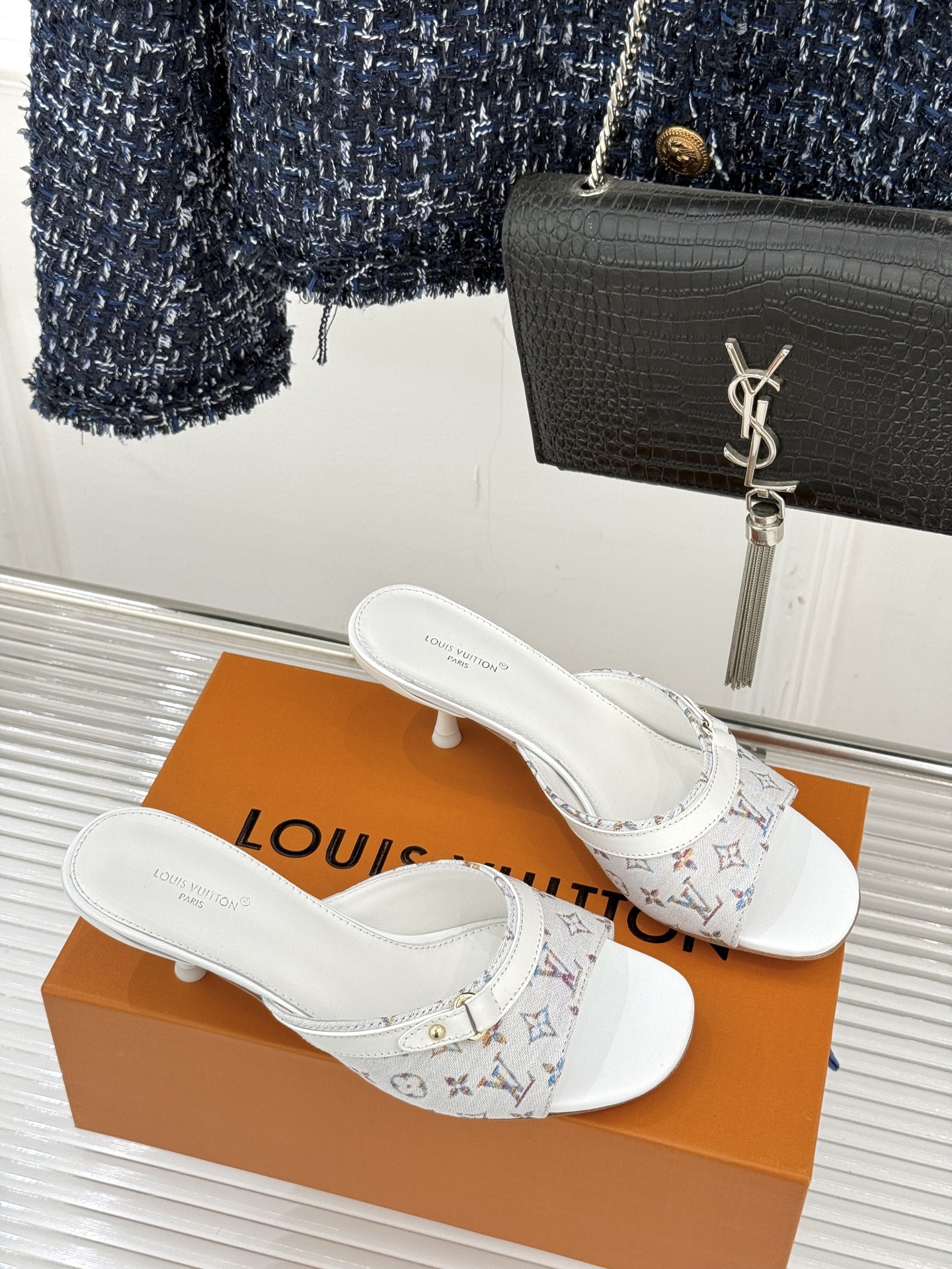 L*V驴家经典老花猫跟拖鞋🆕小红书超级爆款经典经典老花设计 清新俏皮 穿搭率极高 百搭又吸睛大方又百搭 