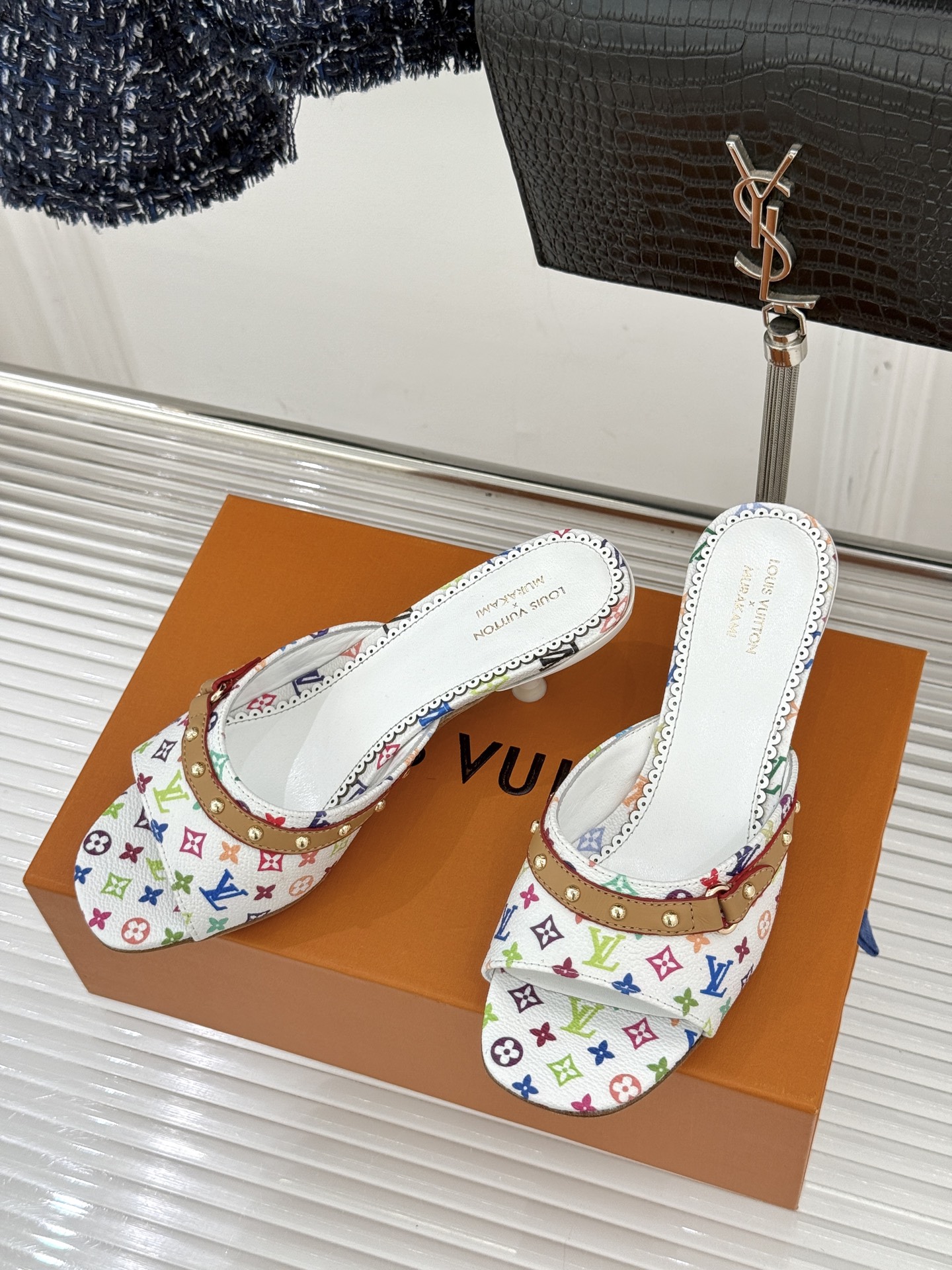 L*V驴家经典老花猫跟拖鞋🆕小红书超级爆款经典经典老花设计 清新俏皮 穿搭率极高 百搭又吸睛大方又百搭 