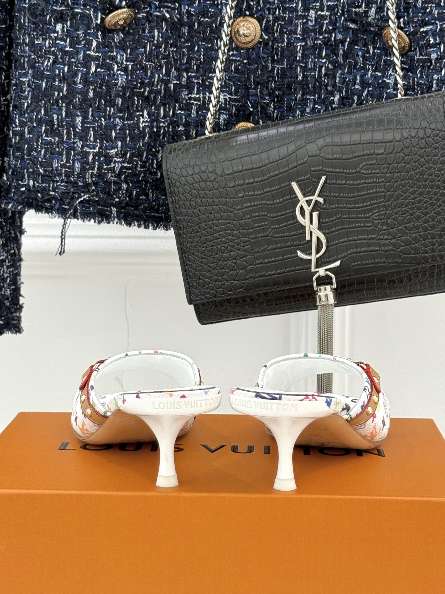 L*V驴家经典老花猫跟拖鞋🆕小红书超级爆款经典经典老花设计 清新俏皮 穿搭率极高 百搭又吸睛大方又百搭 