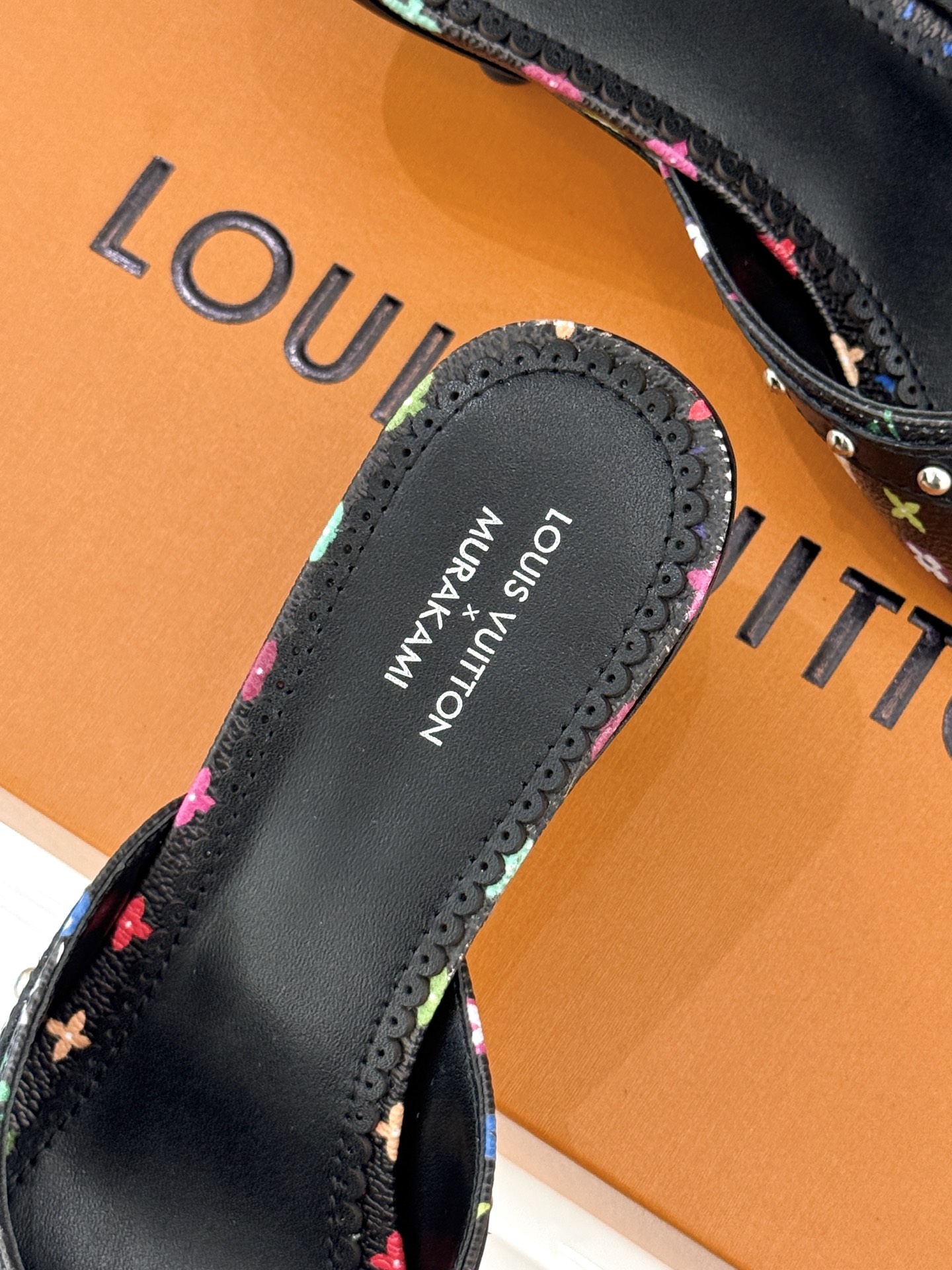 L*V驴家经典老花猫跟拖鞋🆕小红书超级爆款经典经典老花设计 清新俏皮 穿搭率极高 百搭又吸睛大方又百搭 