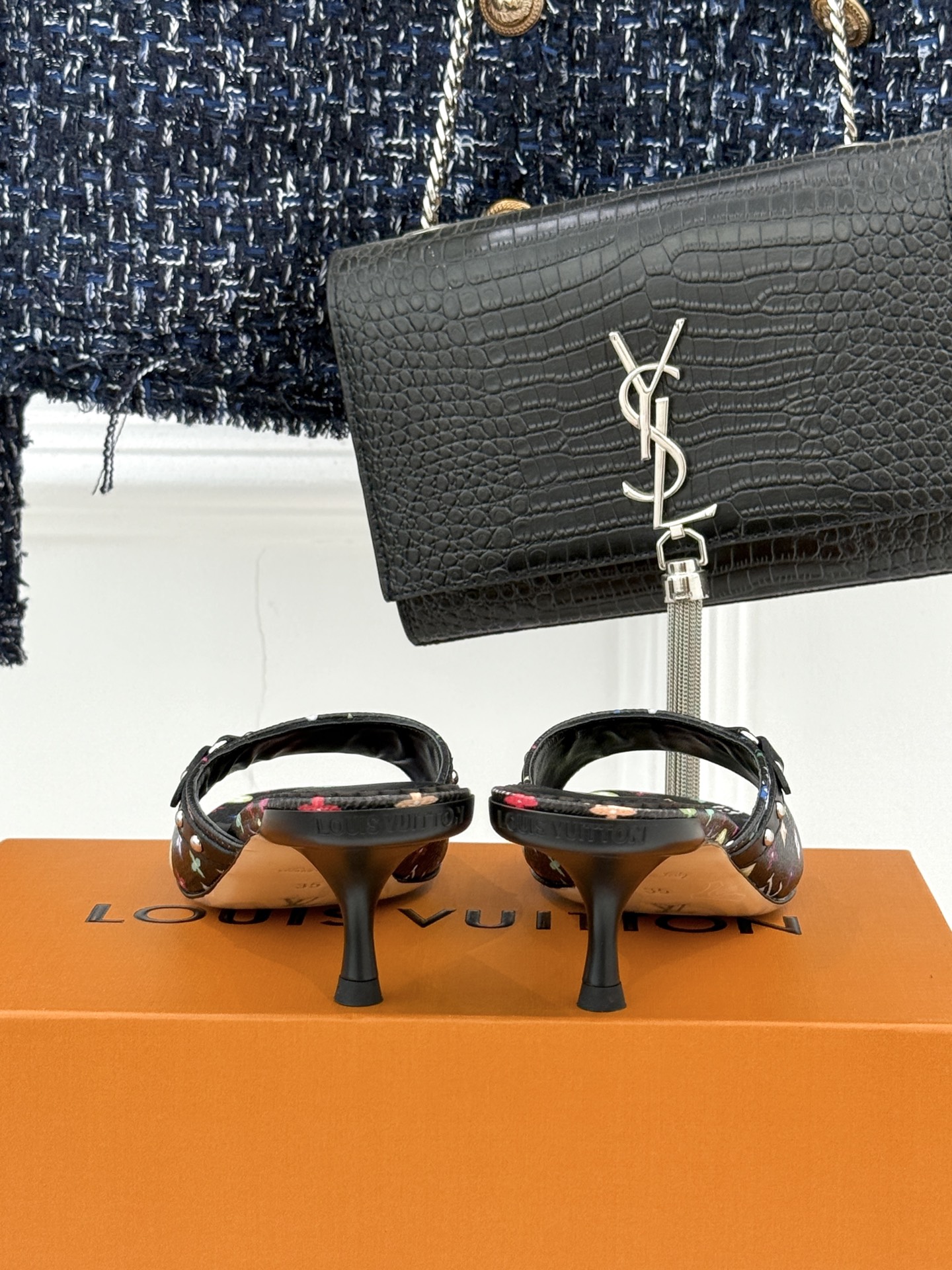 L*V驴家经典老花猫跟拖鞋🆕小红书超级爆款经典经典老花设计 清新俏皮 穿搭率极高 百搭又吸睛大方又百搭 