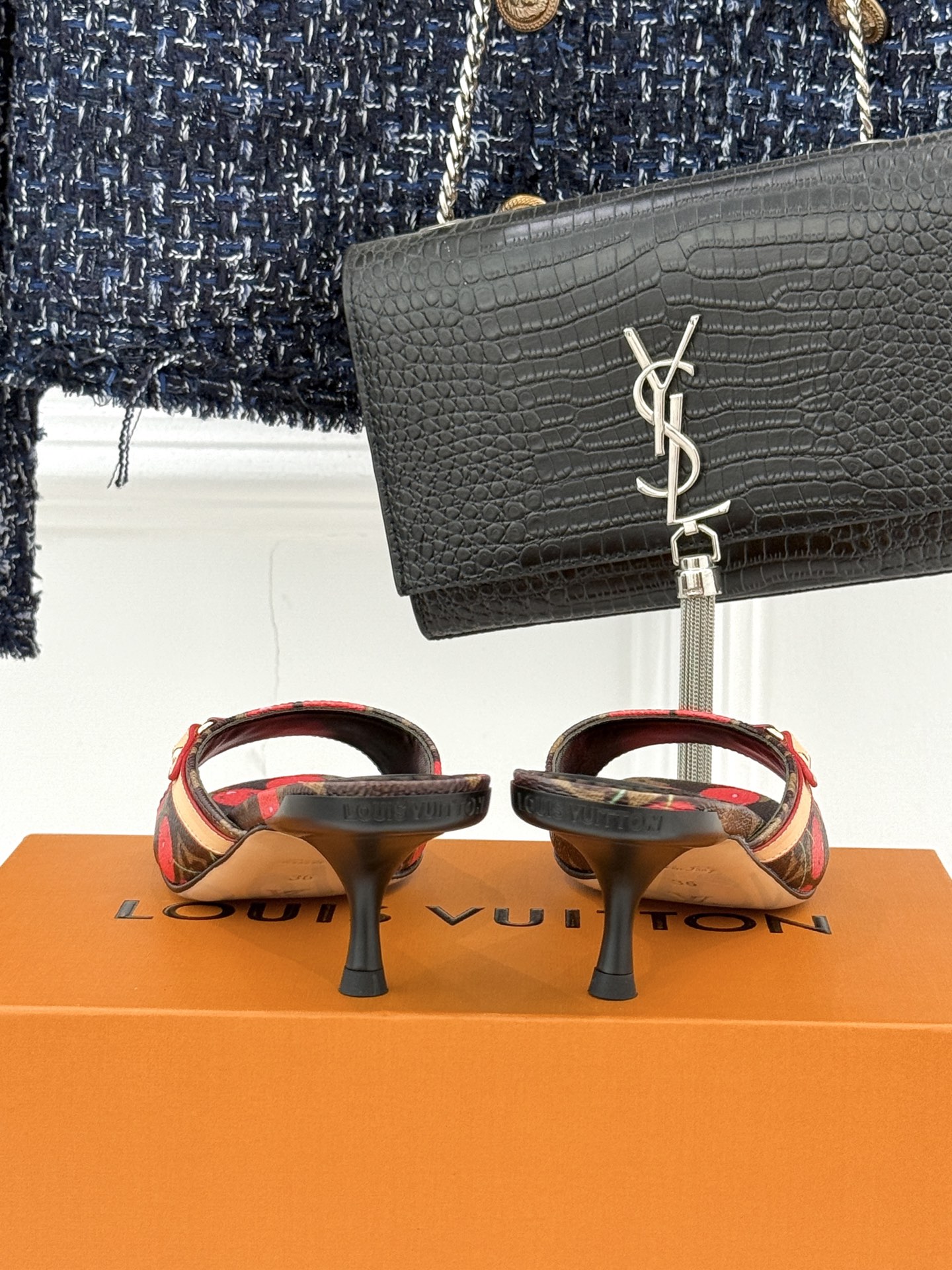 L*V驴家经典老花猫跟拖鞋🆕小红书超级爆款经典经典老花设计 清新俏皮 穿搭率极高 百搭又吸睛大方又百搭 