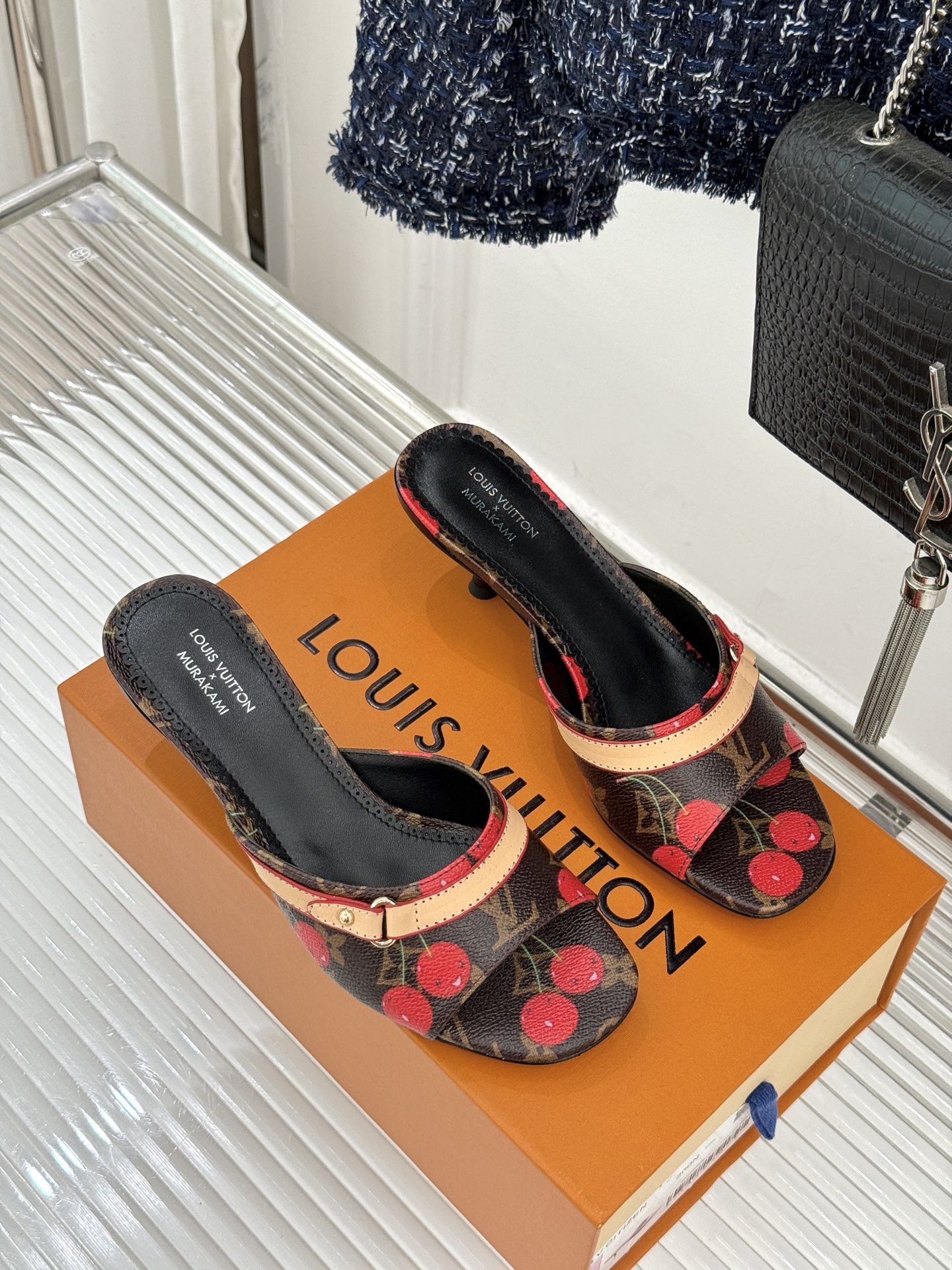 L*V驴家经典老花猫跟拖鞋🆕小红书超级爆款经典经典老花设计 清新俏皮 穿搭率极高 百搭又吸睛大方又百搭 