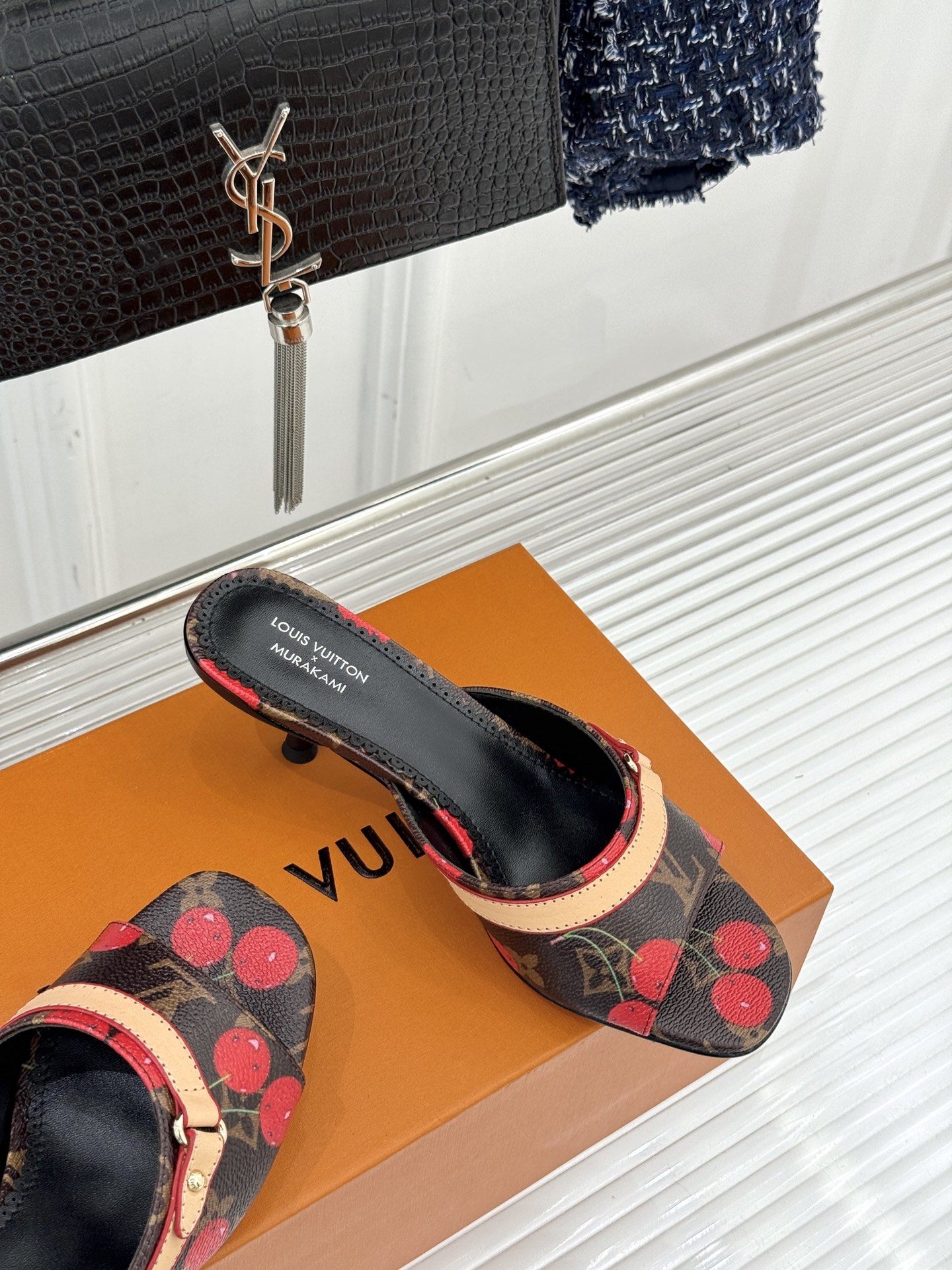 L*V驴家经典老花猫跟拖鞋🆕小红书超级爆款经典经典老花设计 清新俏皮 穿搭率极高 百搭又吸睛大方又百搭 