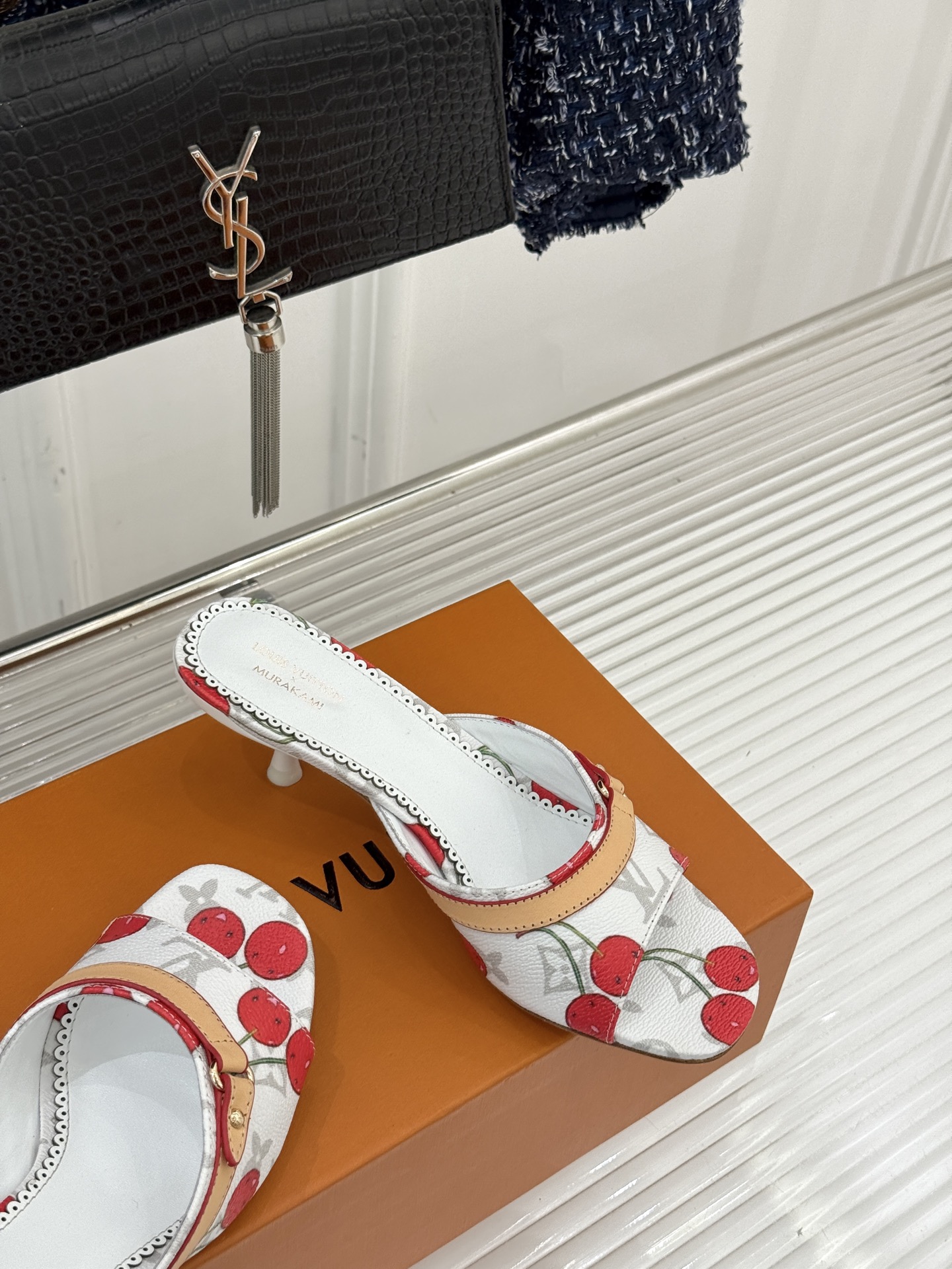 L*V驴家经典老花猫跟拖鞋🆕小红书超级爆款经典经典老花设计 清新俏皮 穿搭率极高 百搭又吸睛大方又百搭 