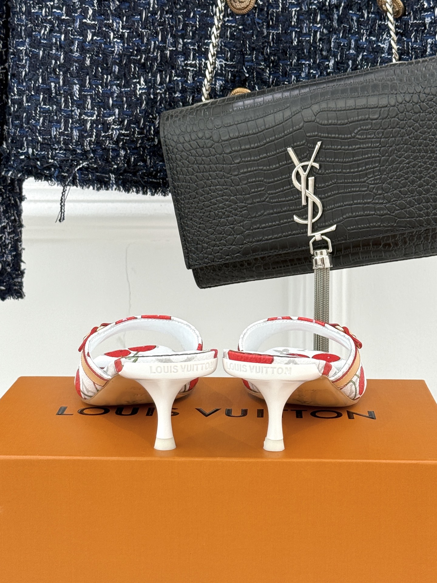 L*V驴家经典老花猫跟拖鞋🆕小红书超级爆款经典经典老花设计 清新俏皮 穿搭率极高 百搭又吸睛大方又百搭 