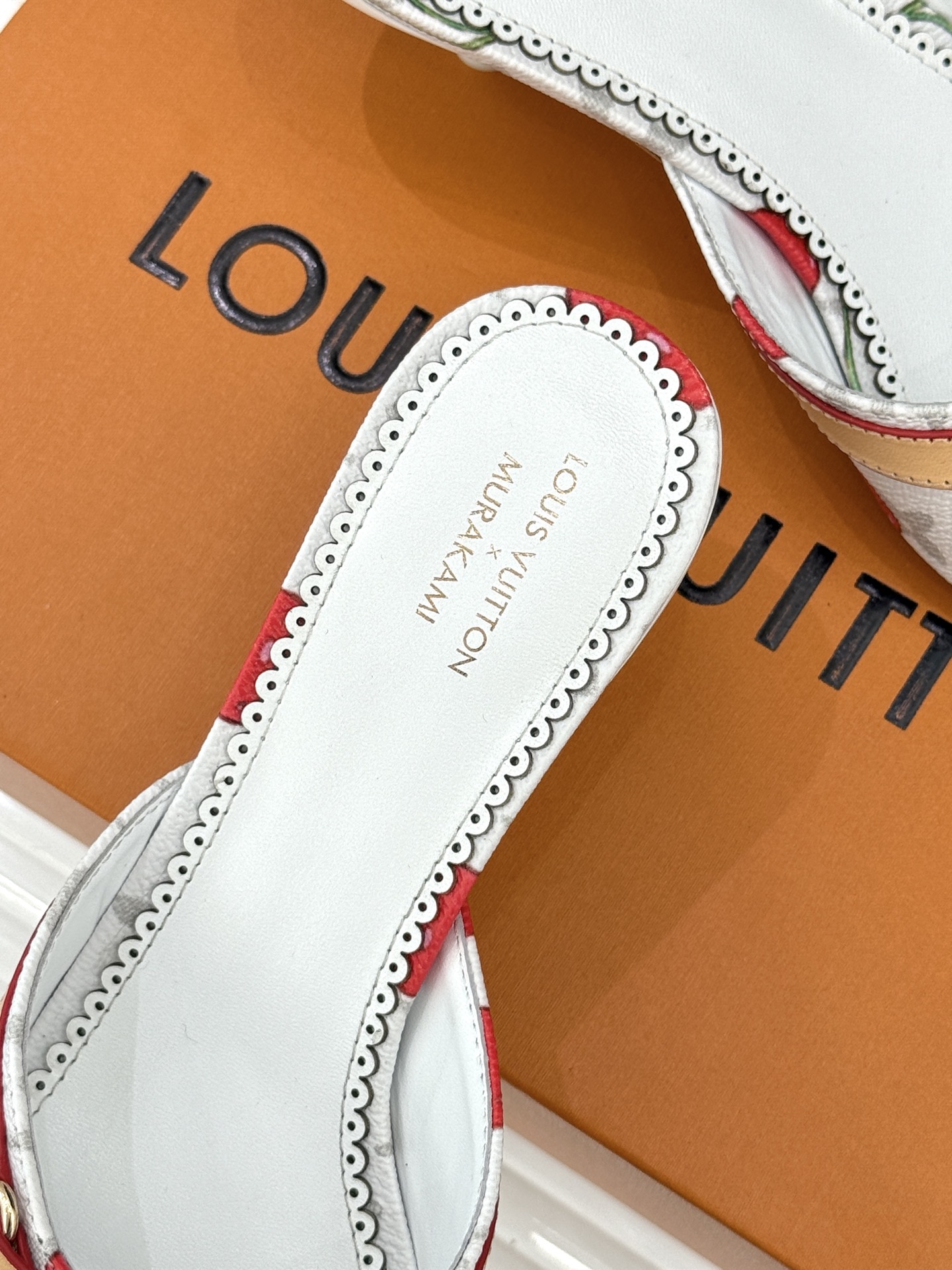 L*V驴家经典老花猫跟拖鞋🆕小红书超级爆款经典经典老花设计 清新俏皮 穿搭率极高 百搭又吸睛大方又百搭 