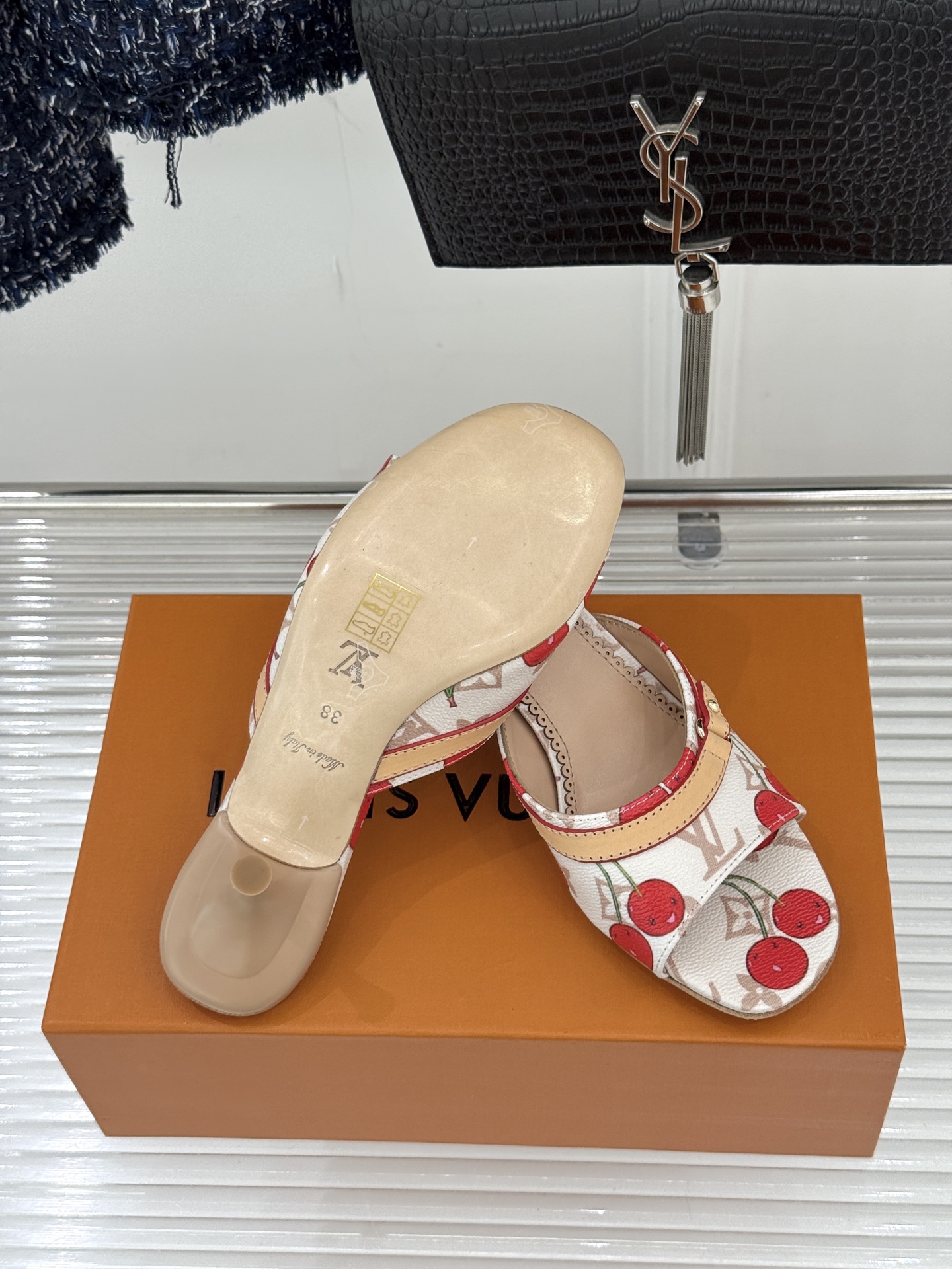 L*V驴家经典老花猫跟拖鞋🆕小红书超级爆款经典经典老花设计 清新俏皮 穿搭率极高 百搭又吸睛大方又百搭 