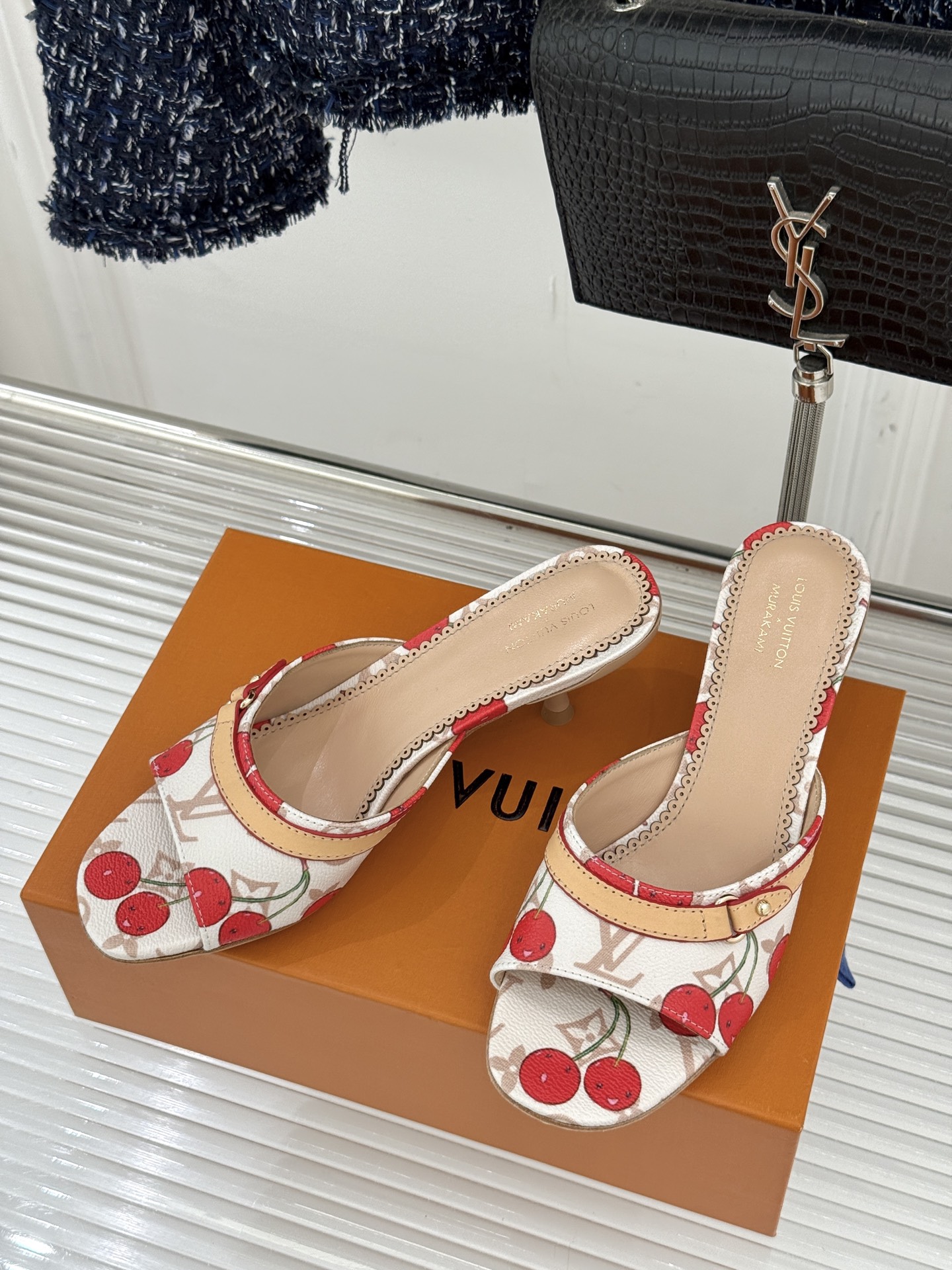 L*V驴家经典老花猫跟拖鞋🆕小红书超级爆款经典经典老花设计 清新俏皮 穿搭率极高 百搭又吸睛大方又百搭 