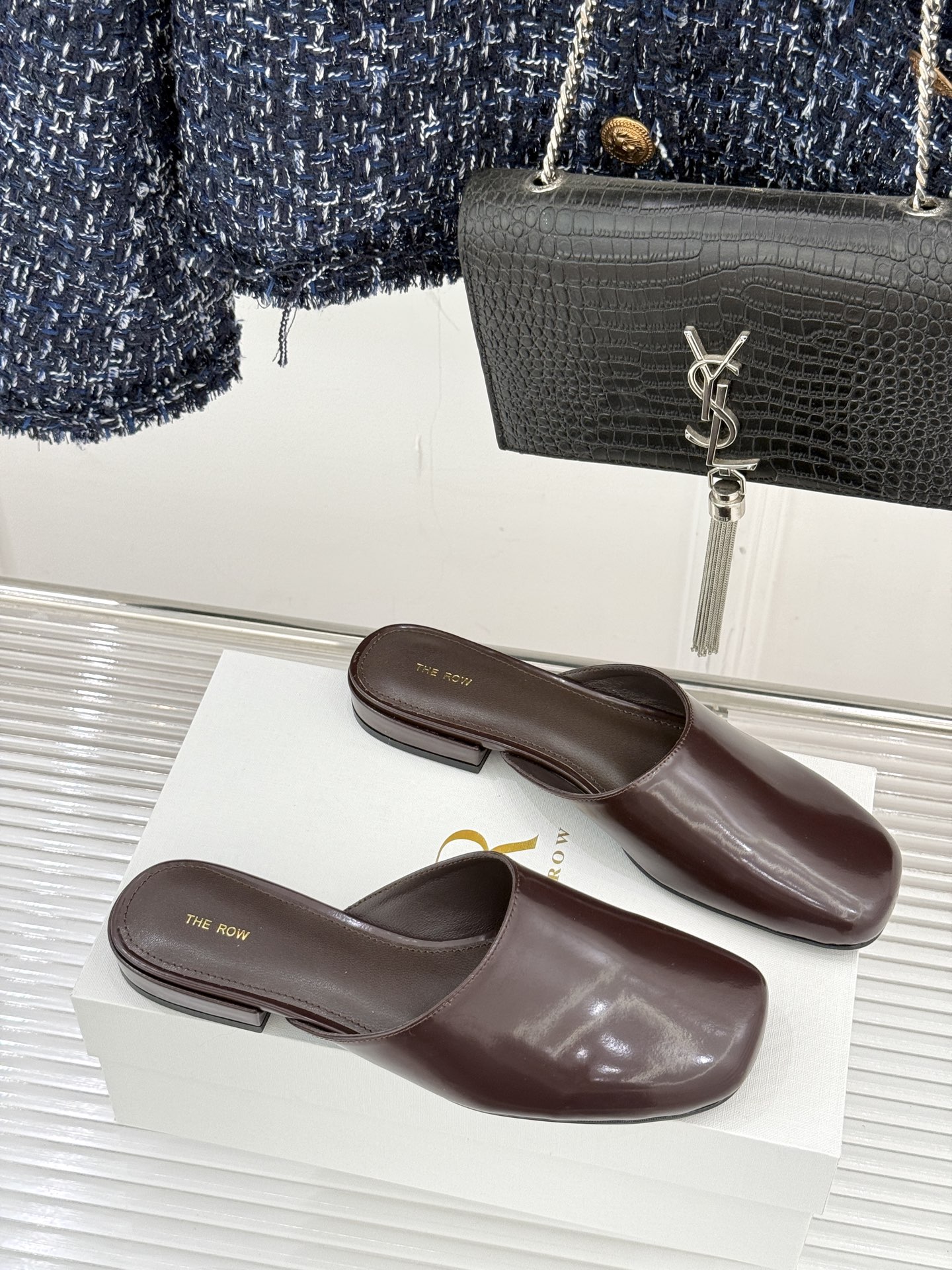 The row26WF早春新品极简方头包头半拖鞋极简主义的设计风格日常随心搭配裙子 裤子 都无敌好看！鞋