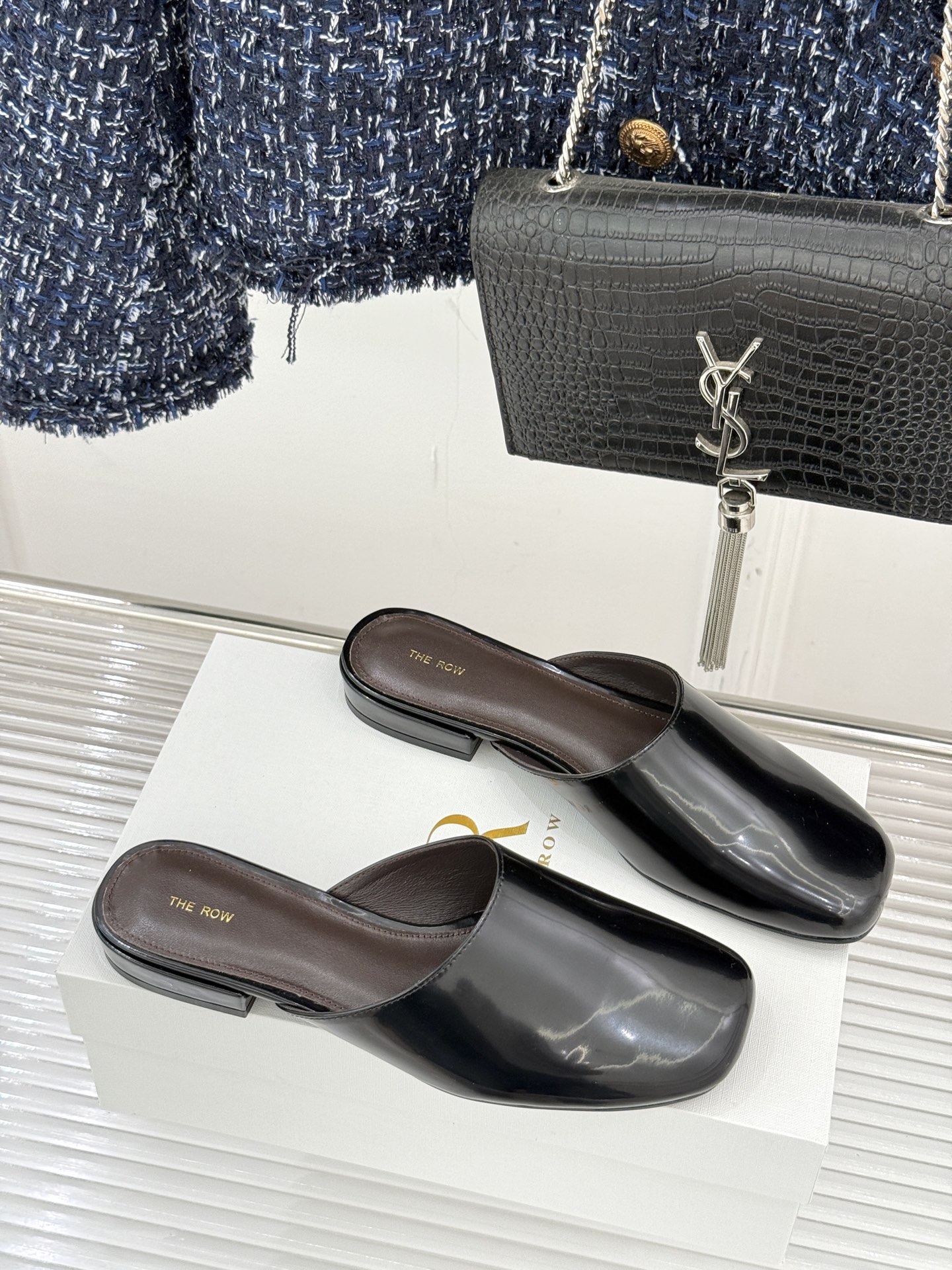 The row26WF早春新品极简方头包头半拖鞋极简主义的设计风格日常随心搭配裙子 裤子 都无敌好看！鞋