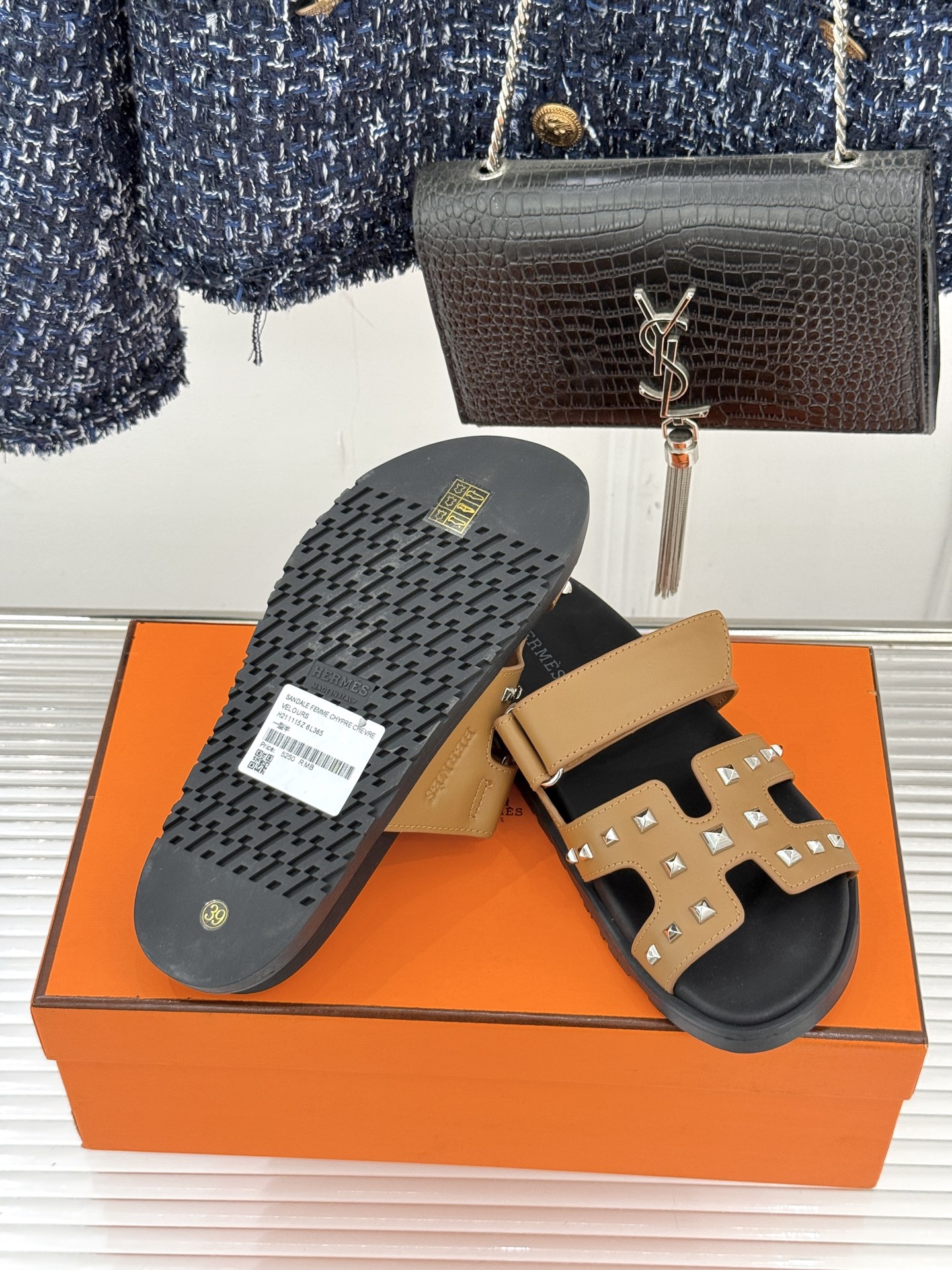 男码➕10Herme*经典 二舅魔术贴H拖鞋二舅鞋夏天的最爱😍仿佛是有一种魔力 越看越好看 刚出的时候不