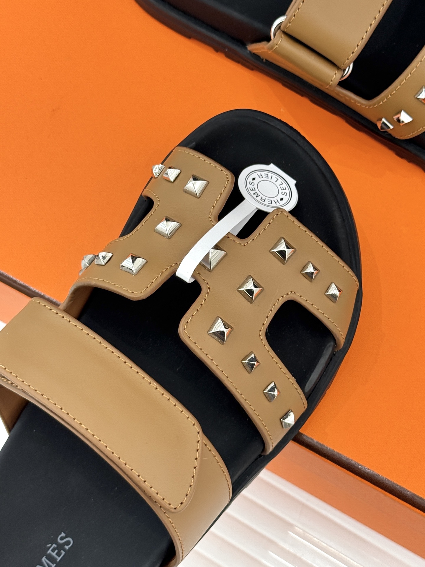 男码➕10Herme*经典 二舅魔术贴H拖鞋二舅鞋夏天的最爱😍仿佛是有一种魔力 越看越好看 刚出的时候不