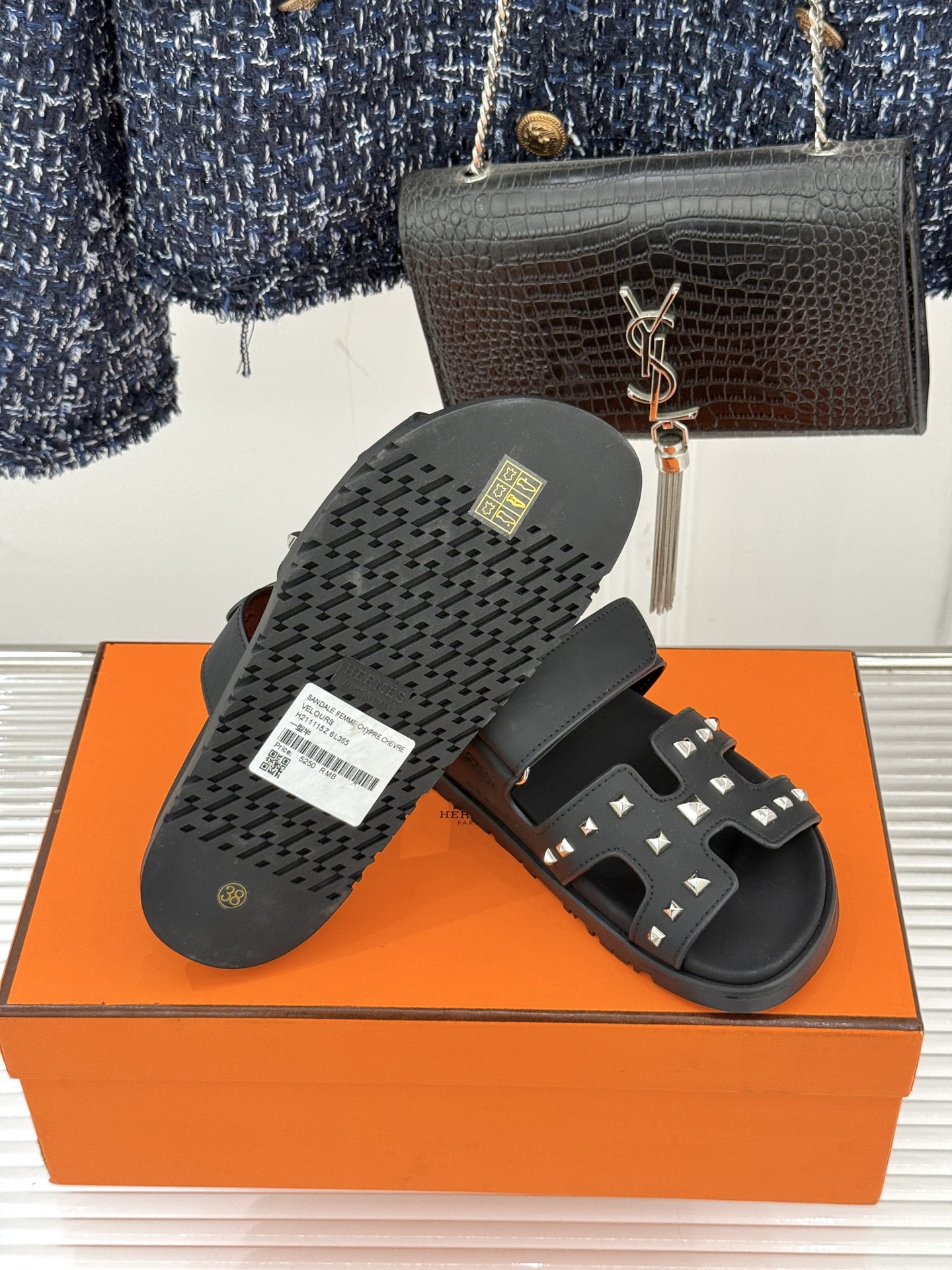 男码➕10Herme*经典 二舅魔术贴H拖鞋二舅鞋夏天的最爱😍仿佛是有一种魔力 越看越好看 刚出的时候不