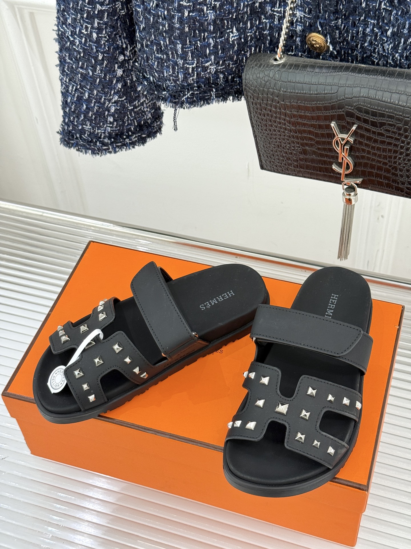 男码➕10Herme*经典 二舅魔术贴H拖鞋二舅鞋夏天的最爱😍仿佛是有一种魔力 越看越好看 刚出的时候不